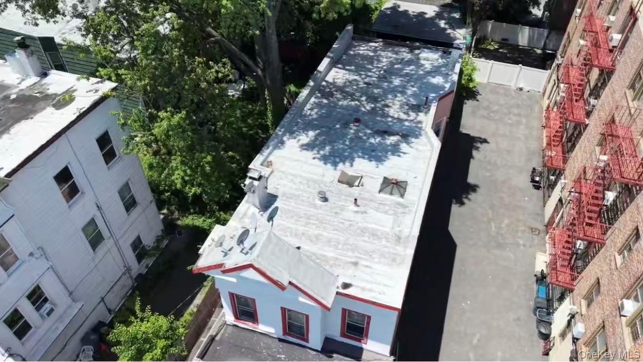 3935 Barnes Avenue Property Photo 2