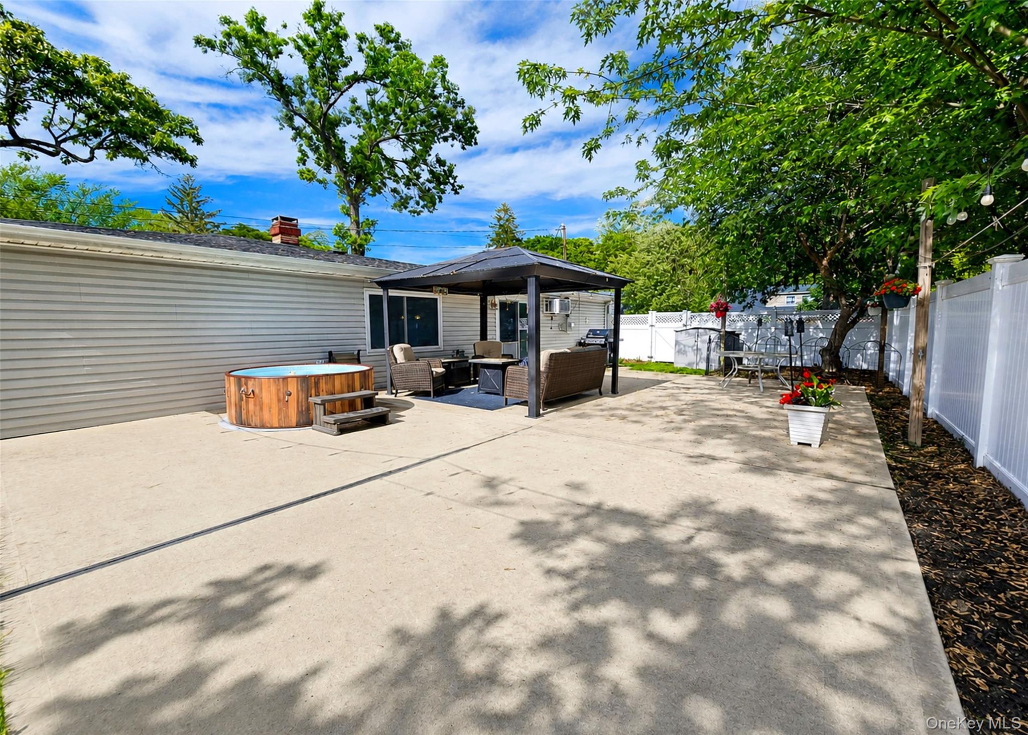 26 Campus Drive Property Photo 16