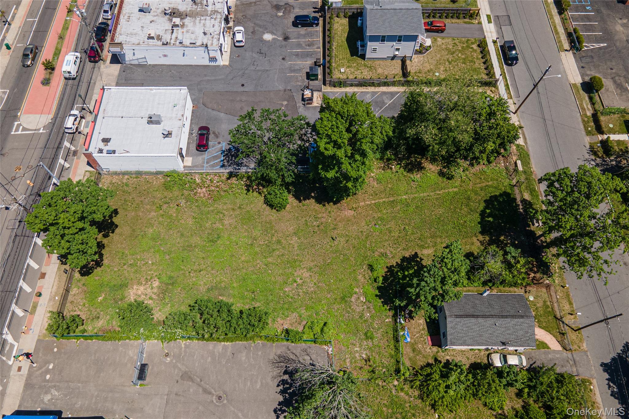 1523 Straight Path Property Photo 3