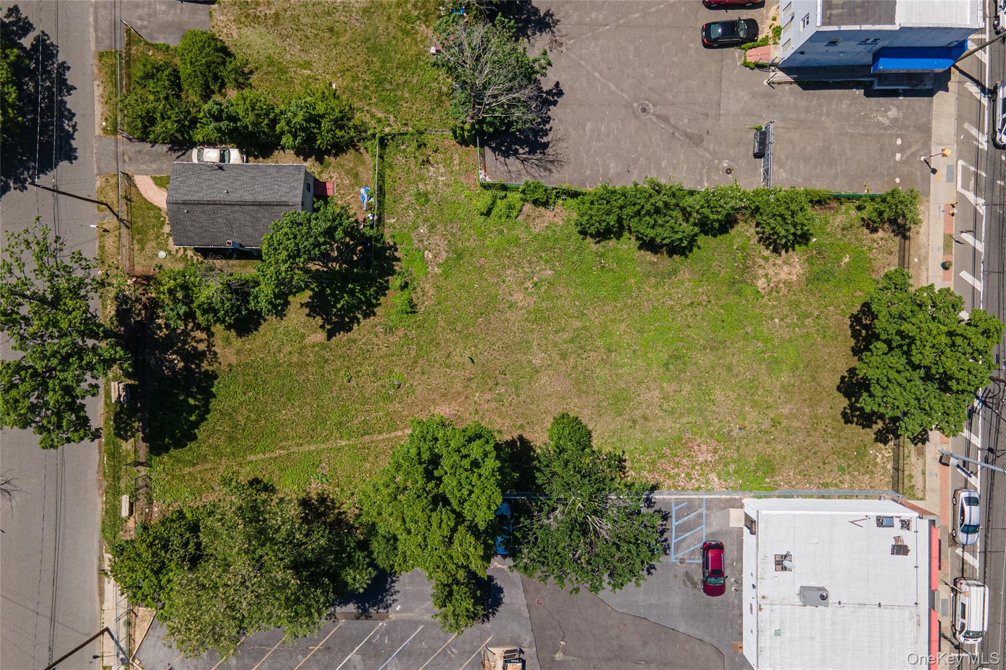 1523 Straight Path Property Photo 4