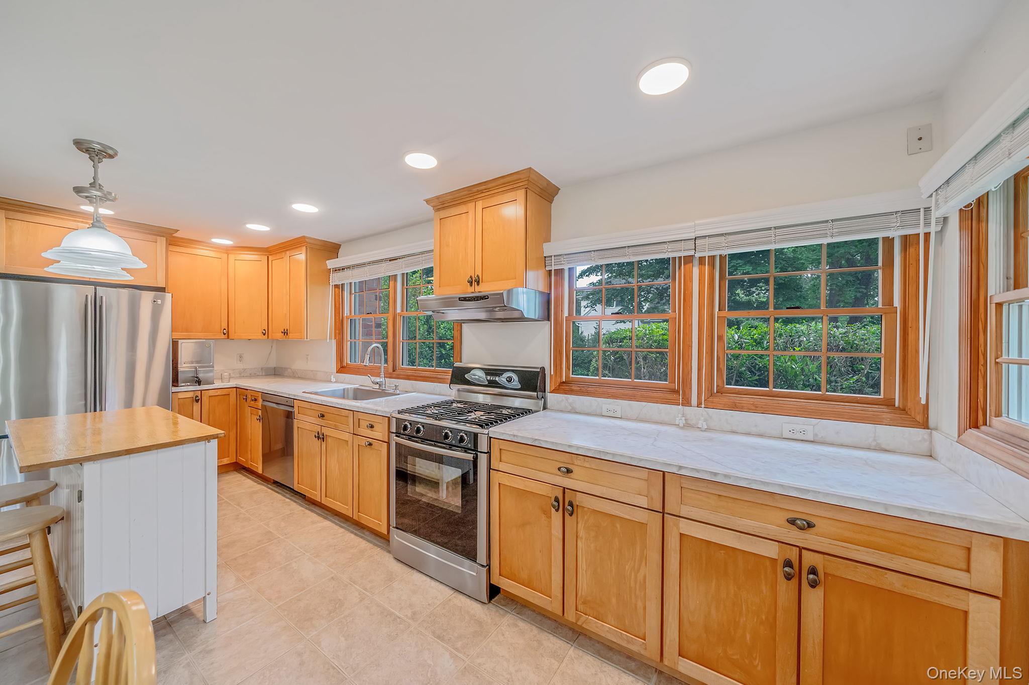 75 Champlin Avenue Property Photo 17