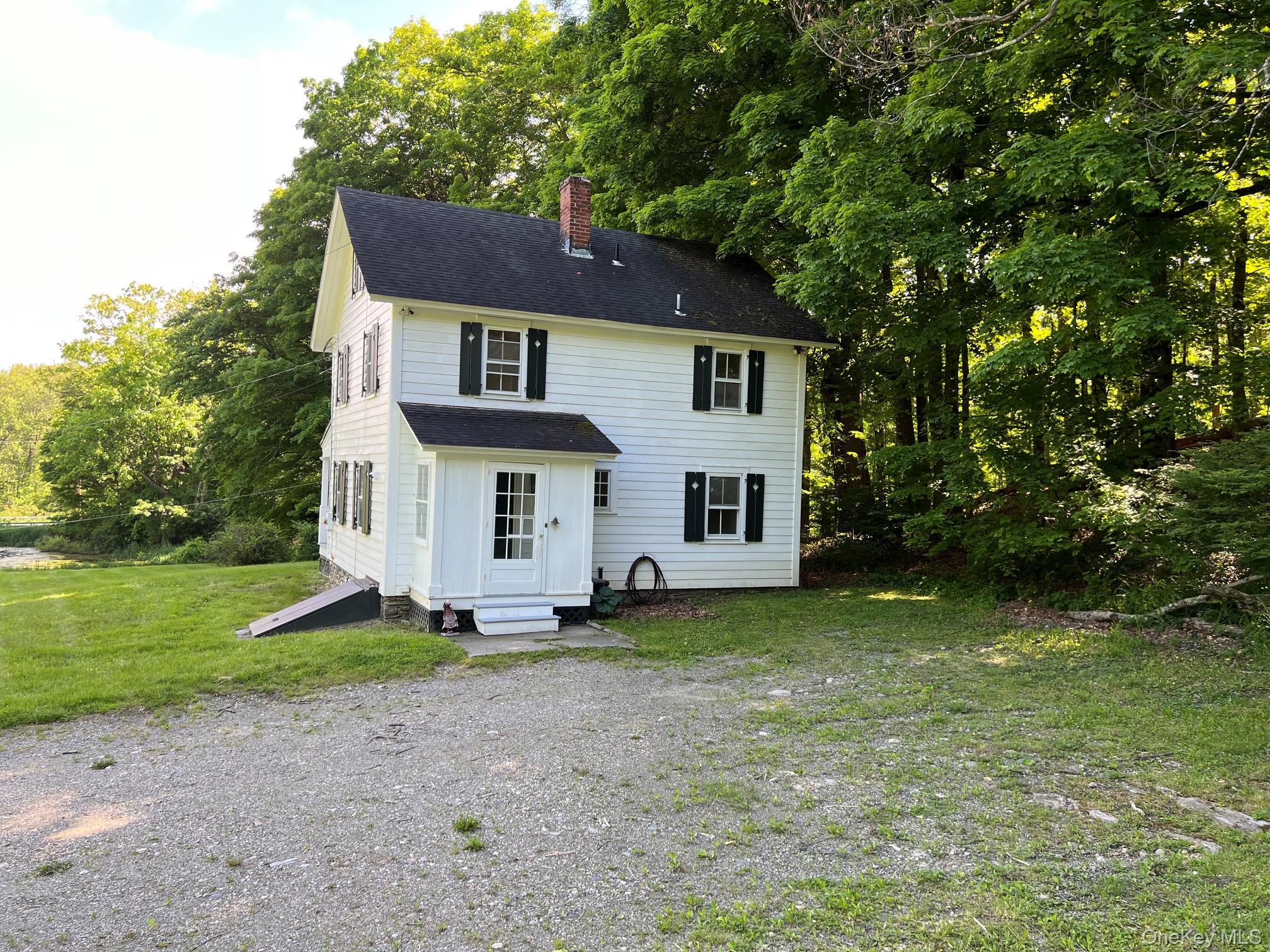 559 Shunpike Property Photo 6