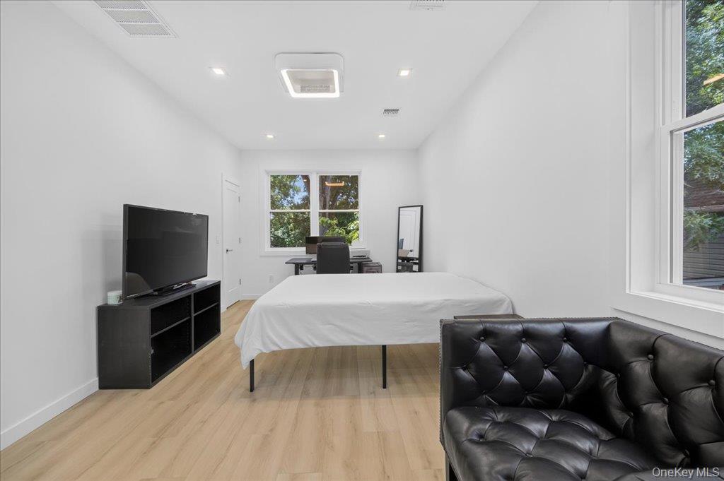 33 Terrace Avenue Property Photo 17