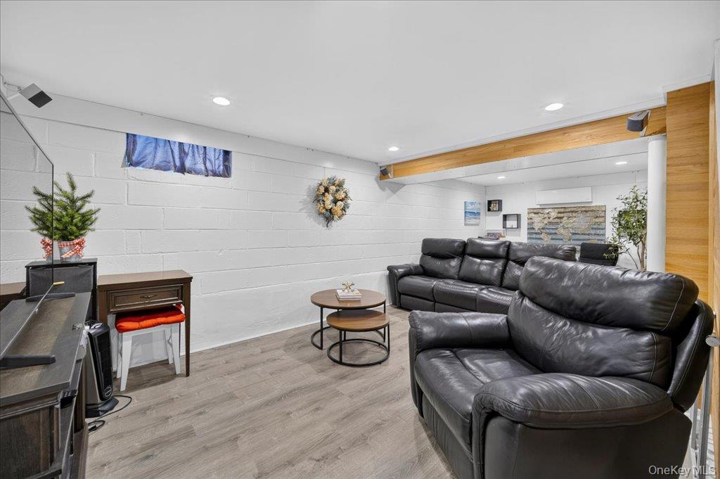 33 Terrace Avenue Property Photo 25