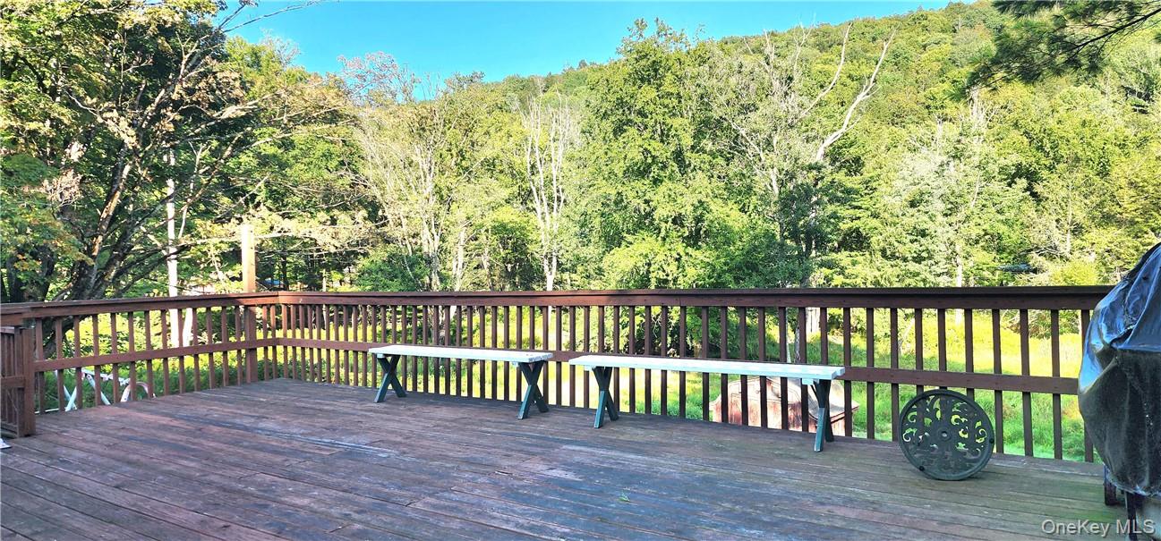 32 Brookside Drive Property Photo 7