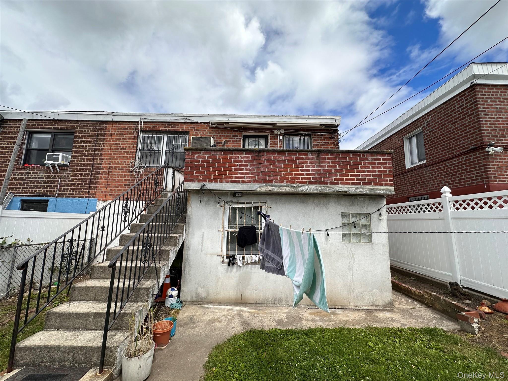 2242 93rd Street Property Photo 2
