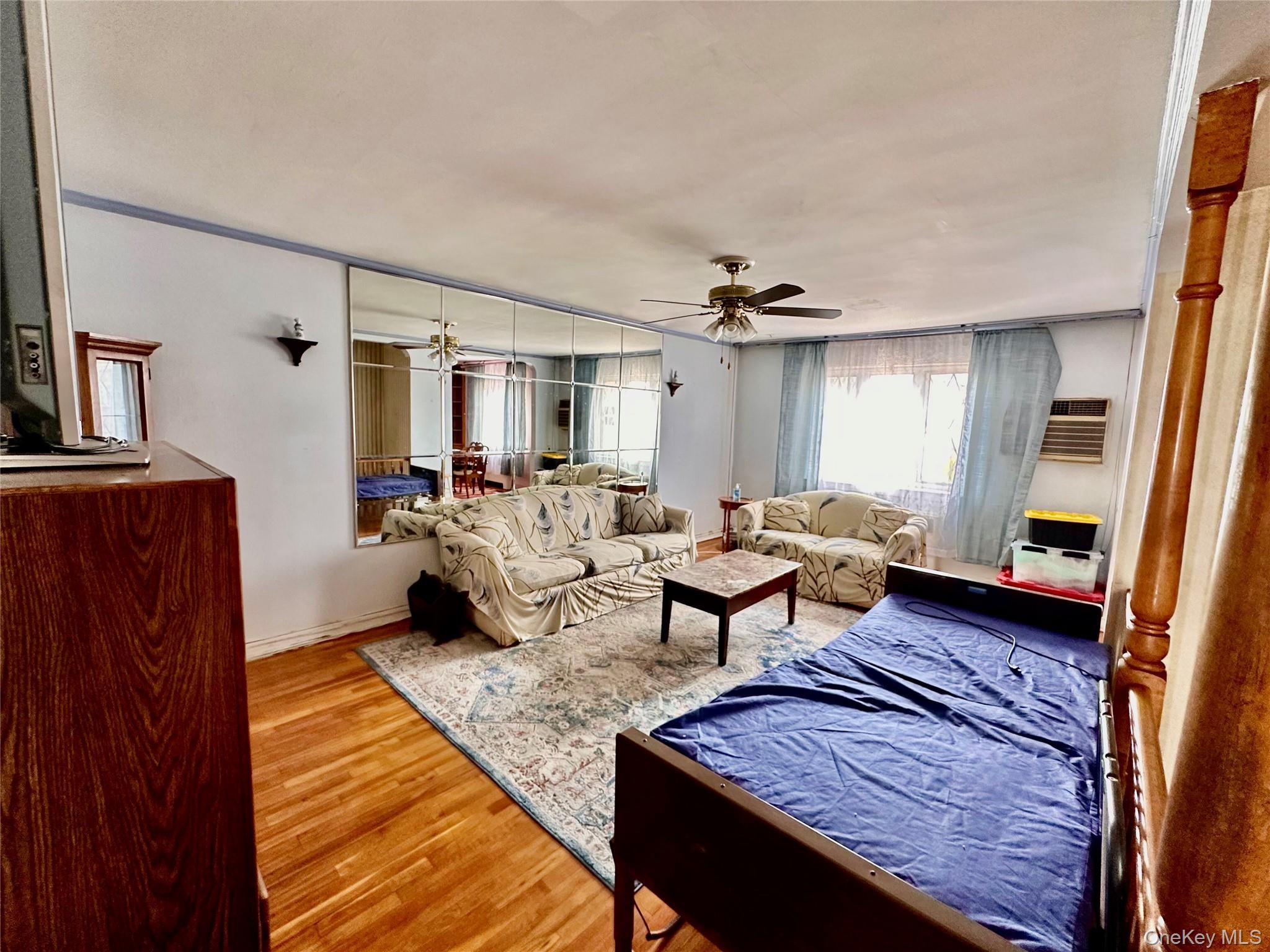 2242 93rd Street Property Photo 3