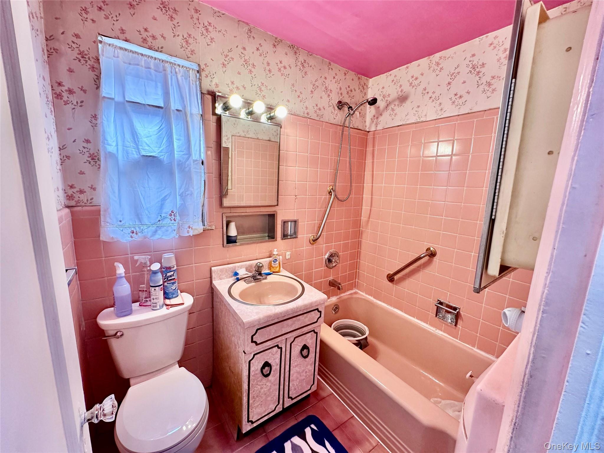 2242 93rd Street Property Photo 7