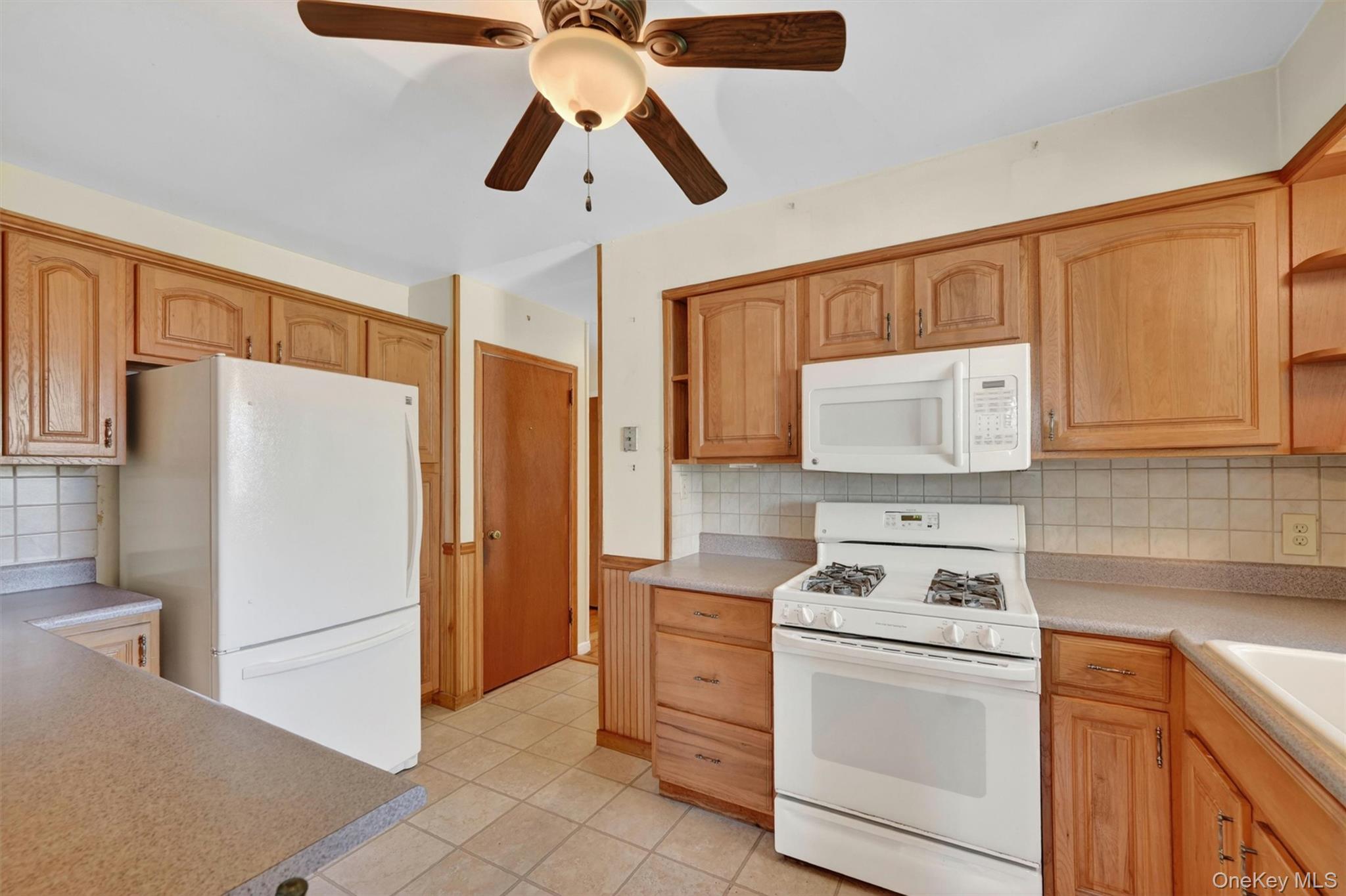 2 Curie Road Property Photo 11