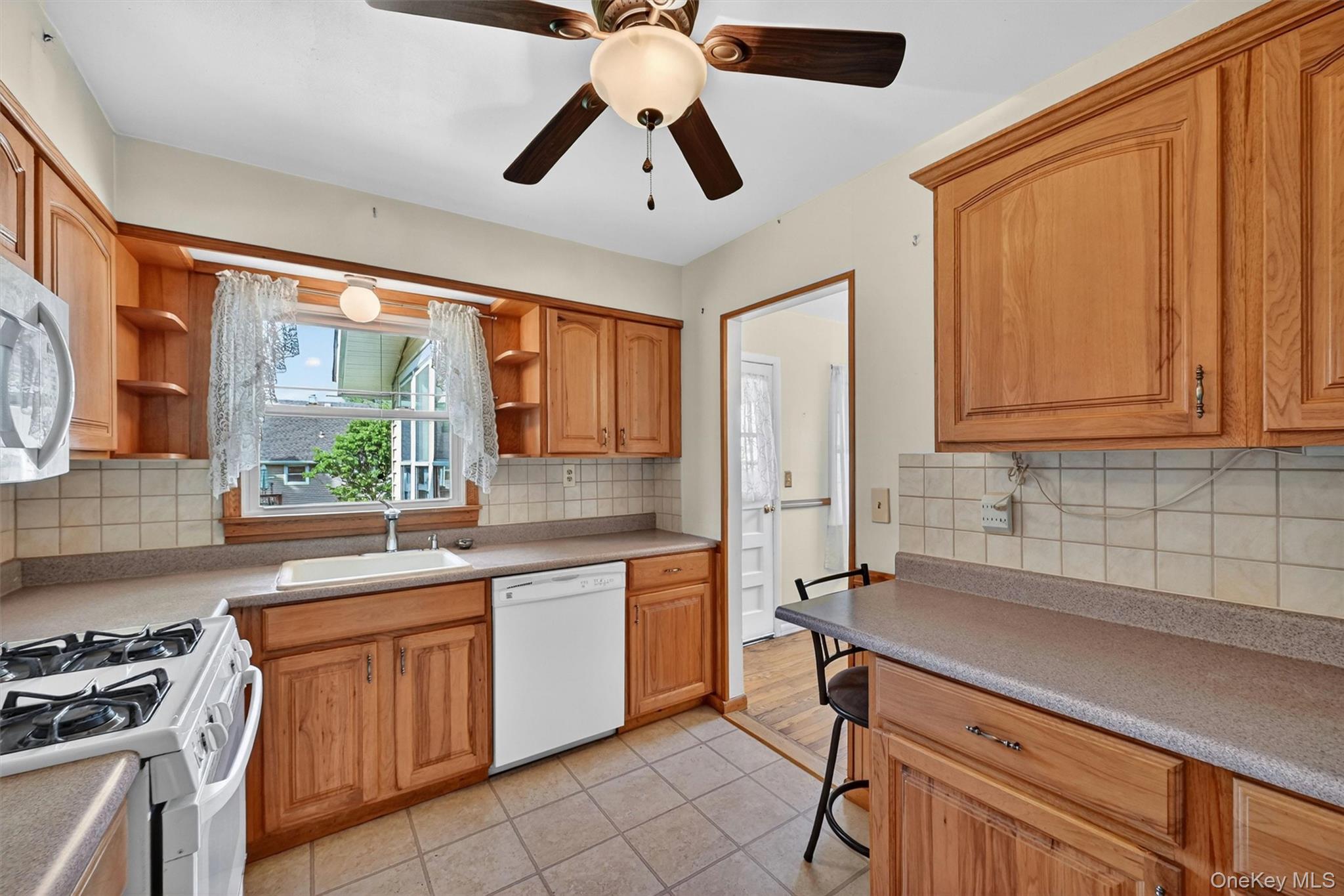 2 Curie Road Property Photo 14