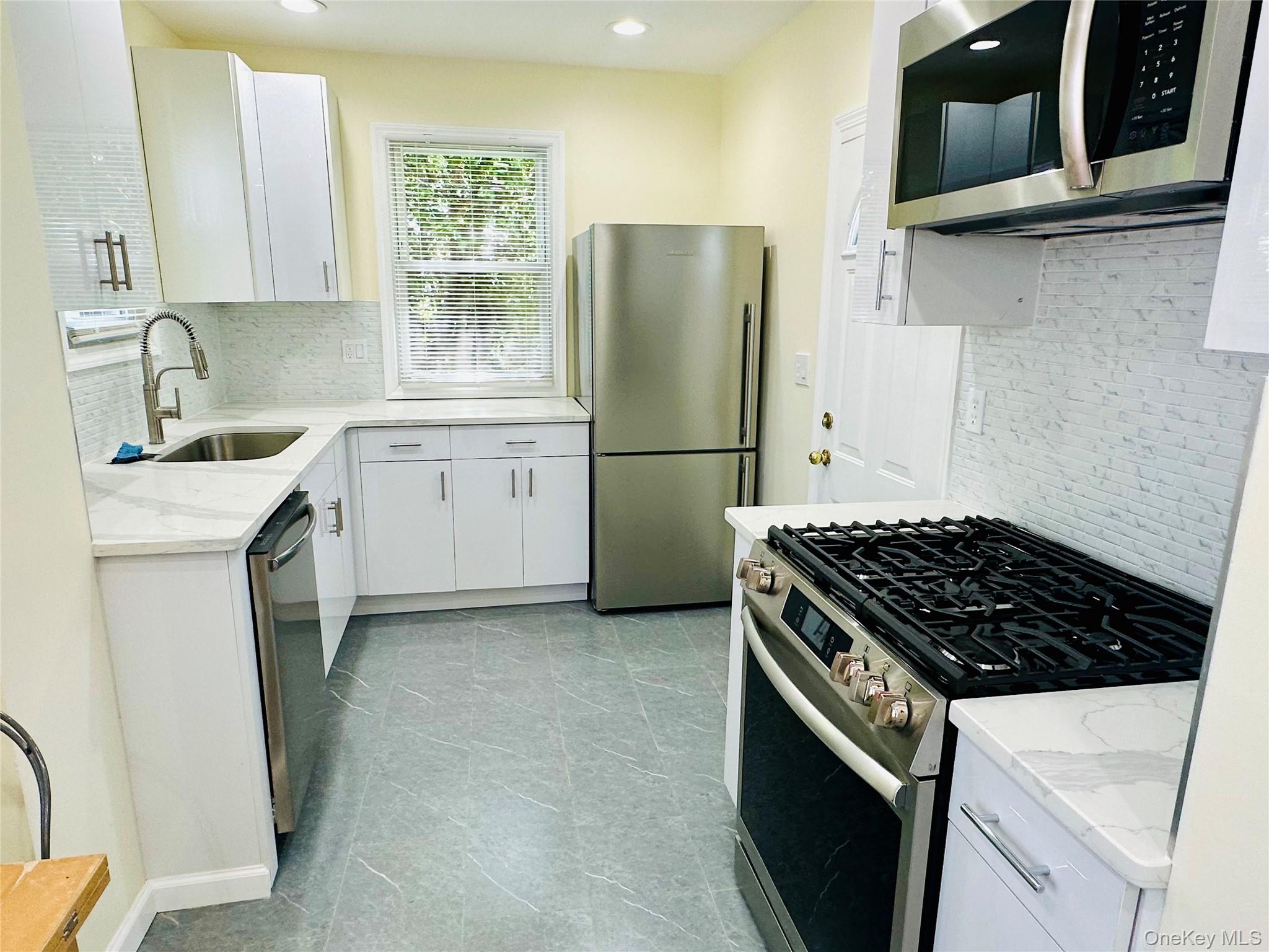 11124 170th Street Property Photo 4