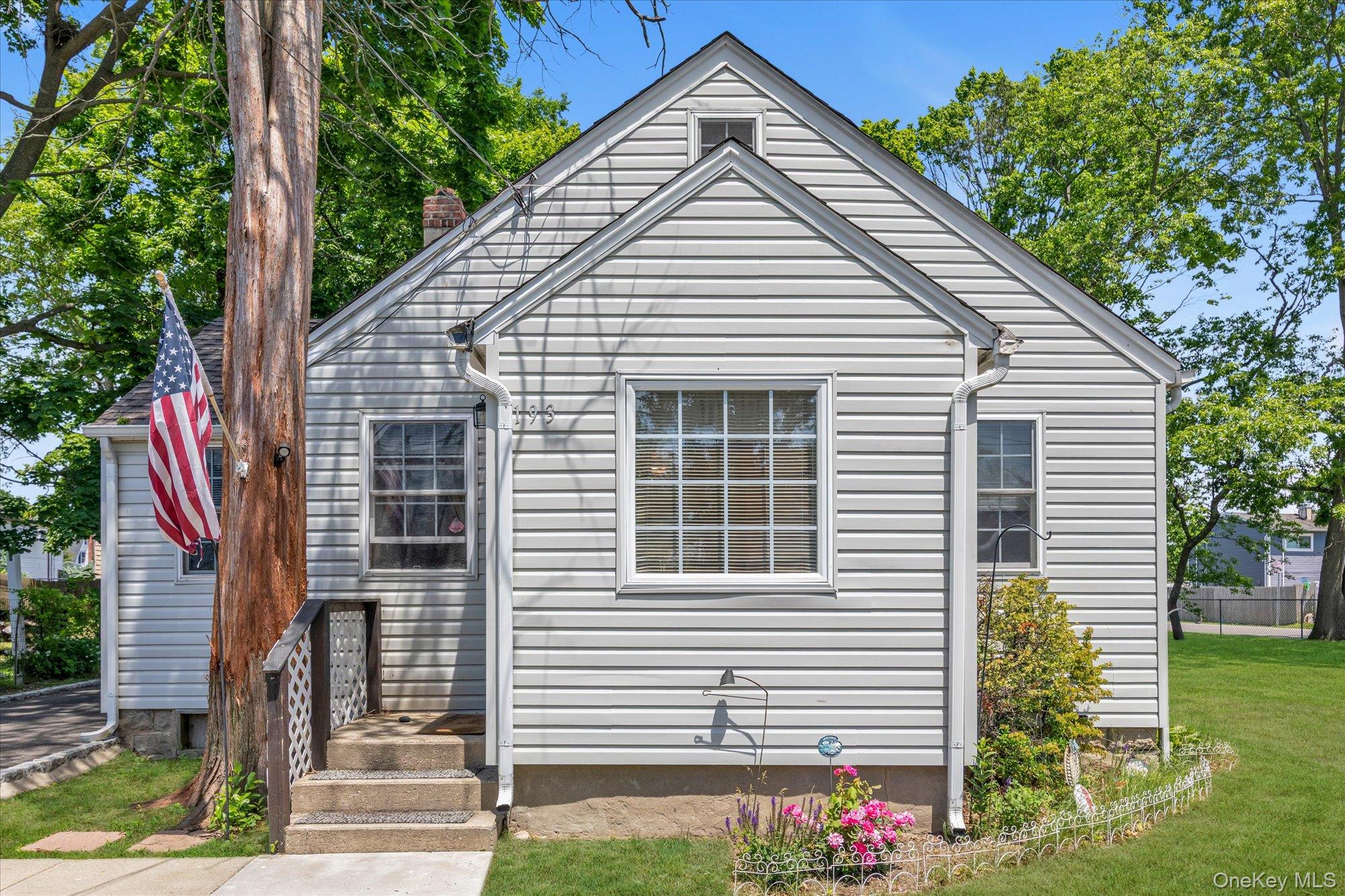 193 Manhattan Avenue Property Photo 1