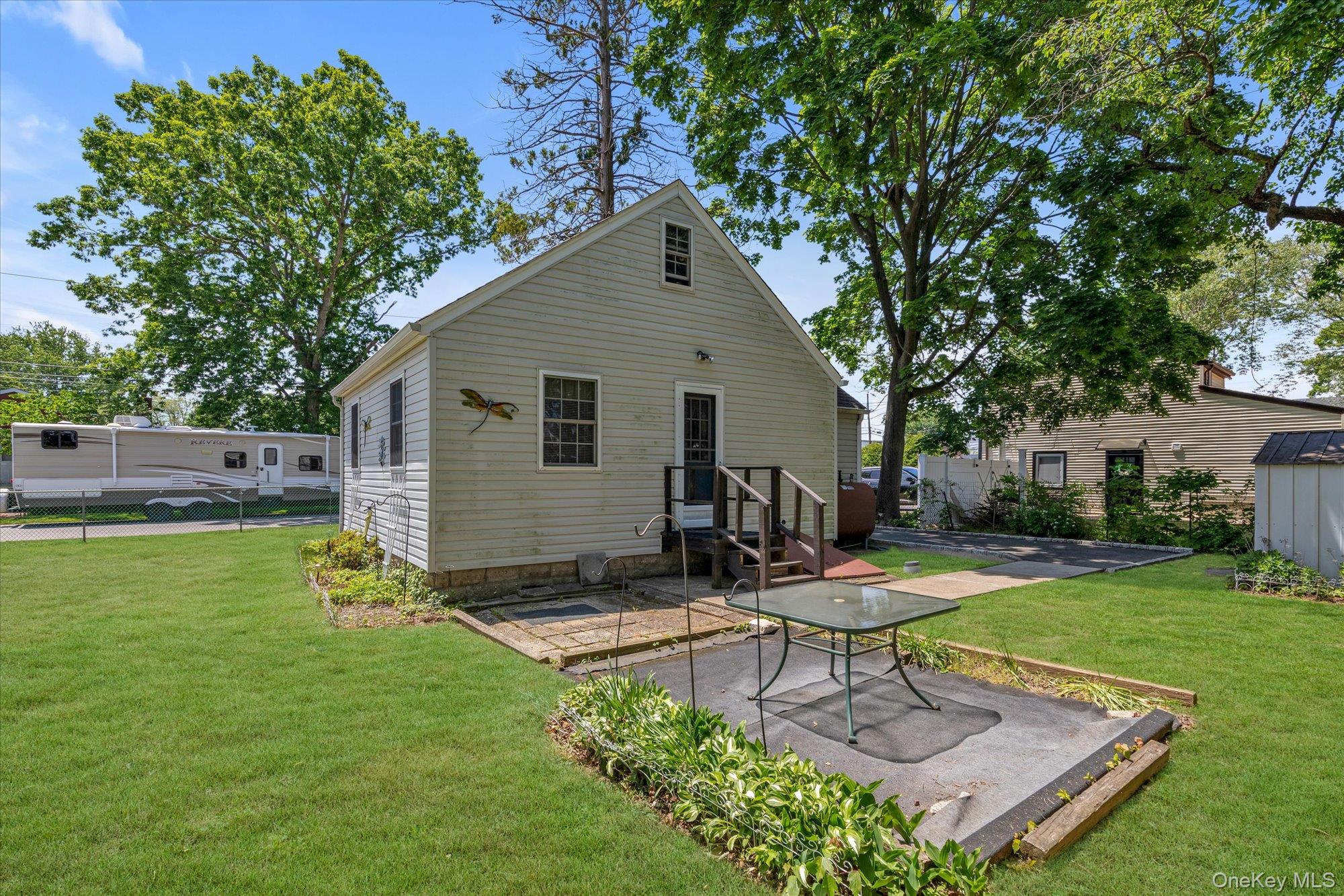 193 Manhattan Avenue Property Photo 13