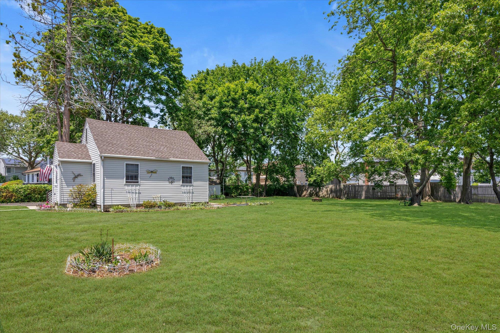 193 Manhattan Avenue Property Photo 16