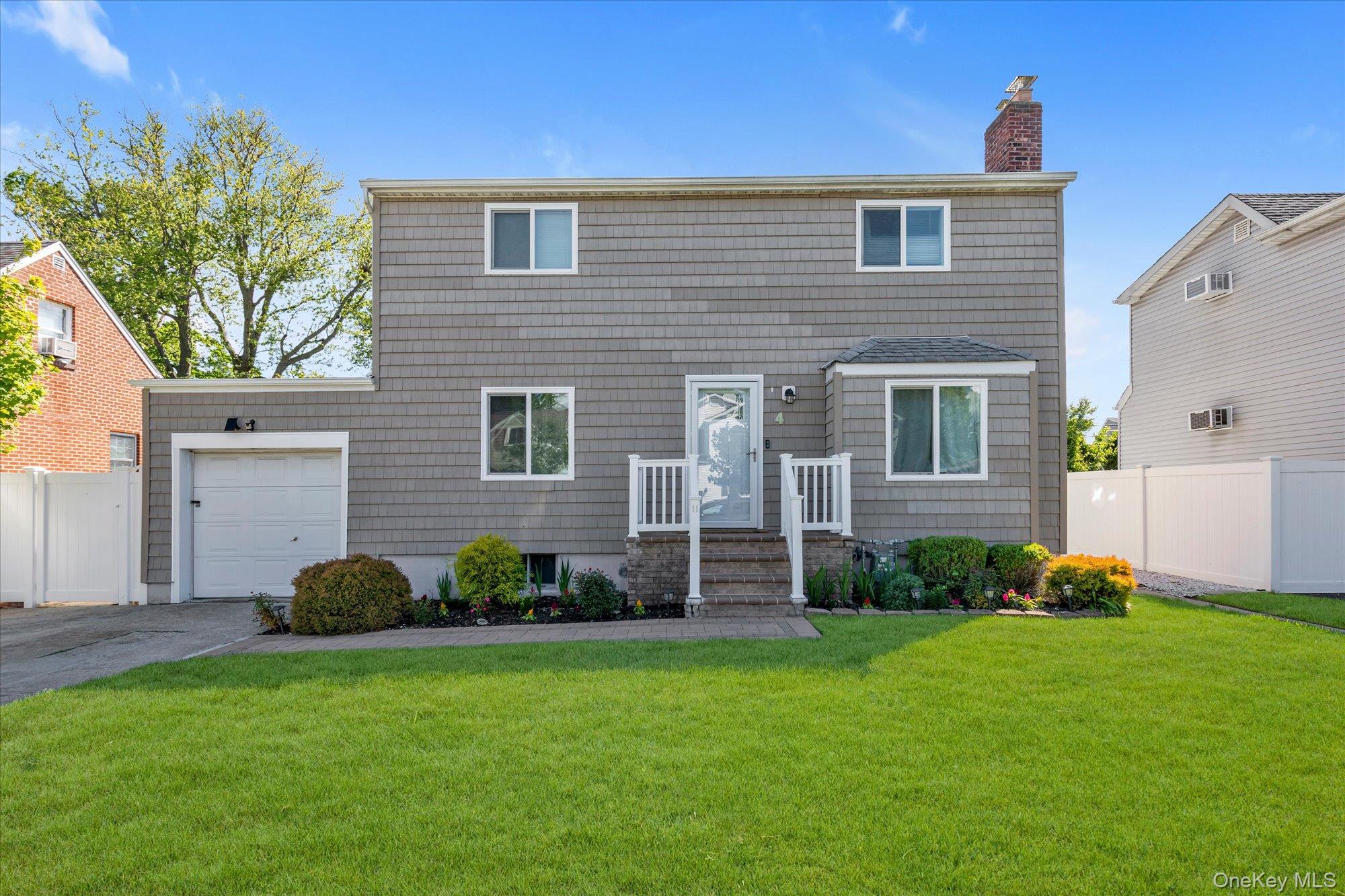 4 Lido Parkway Property Photo 1