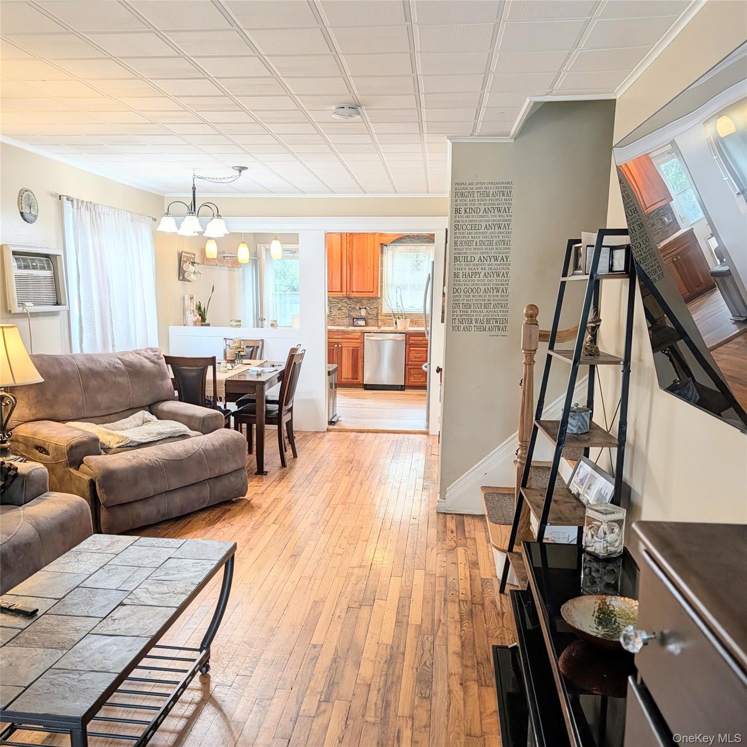 35 E Jackson Avenue Property Photo 8