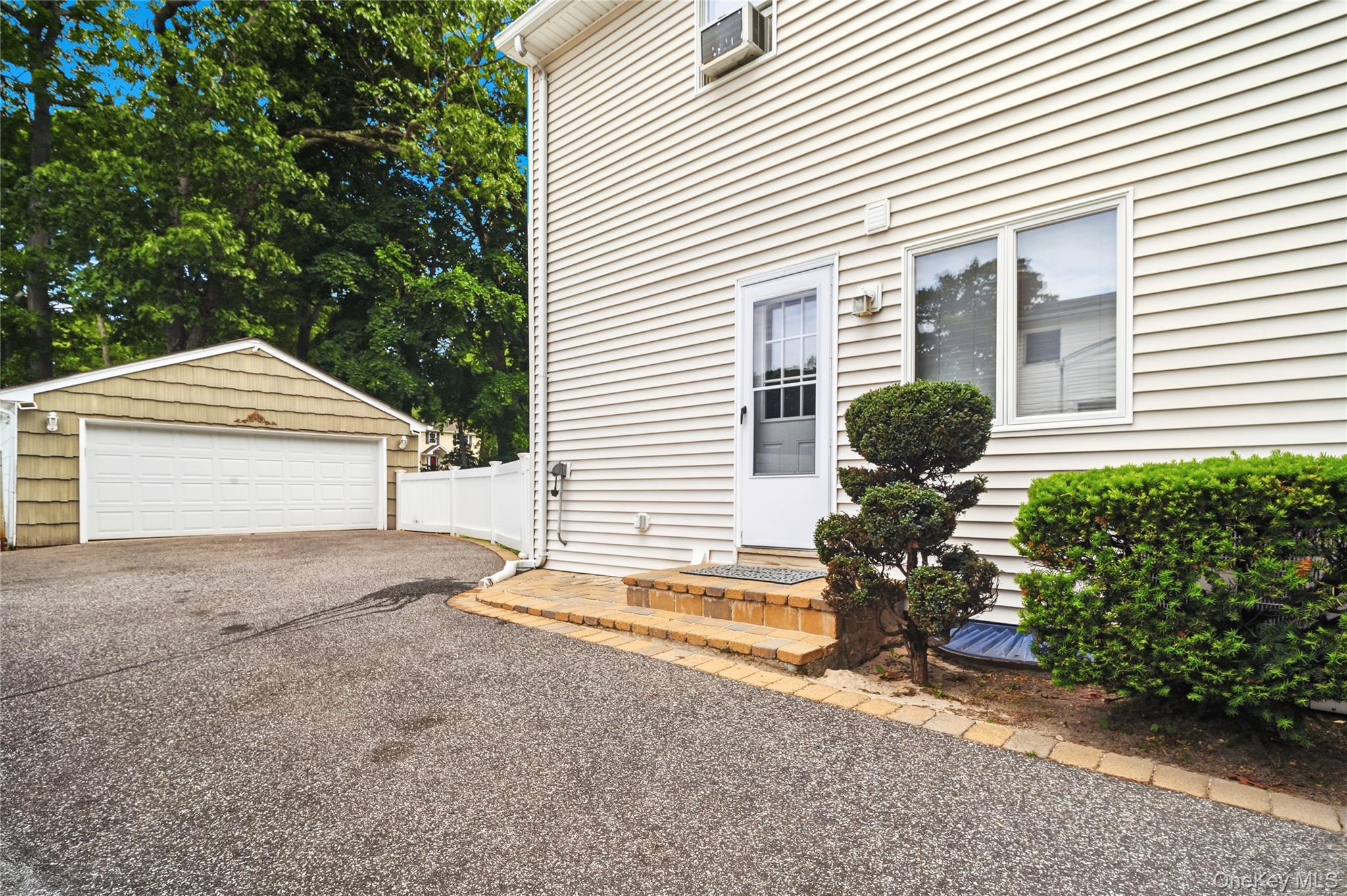 70 Birch Street Property Photo 9
