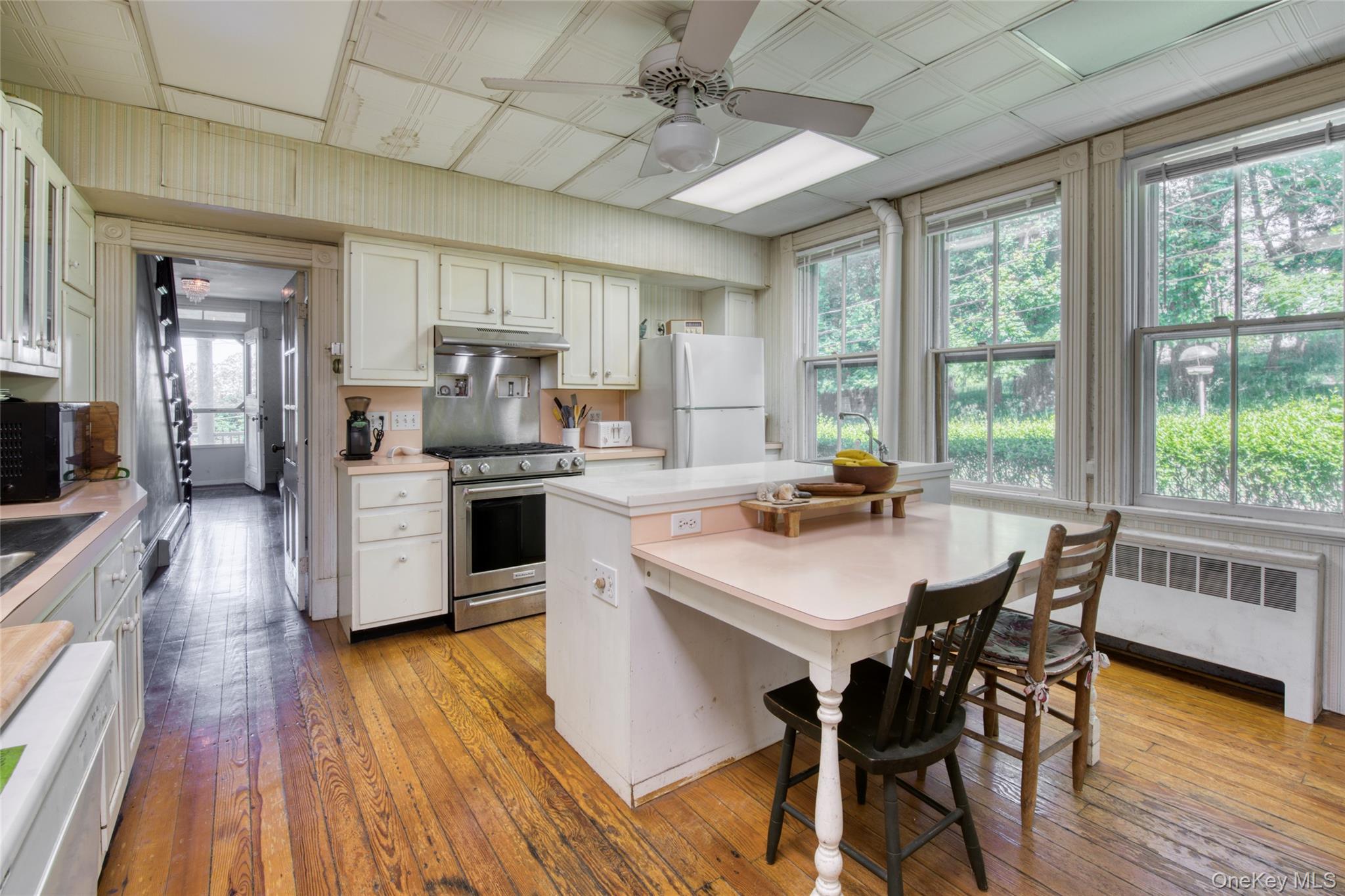 100 Maple Lane Property Photo 8