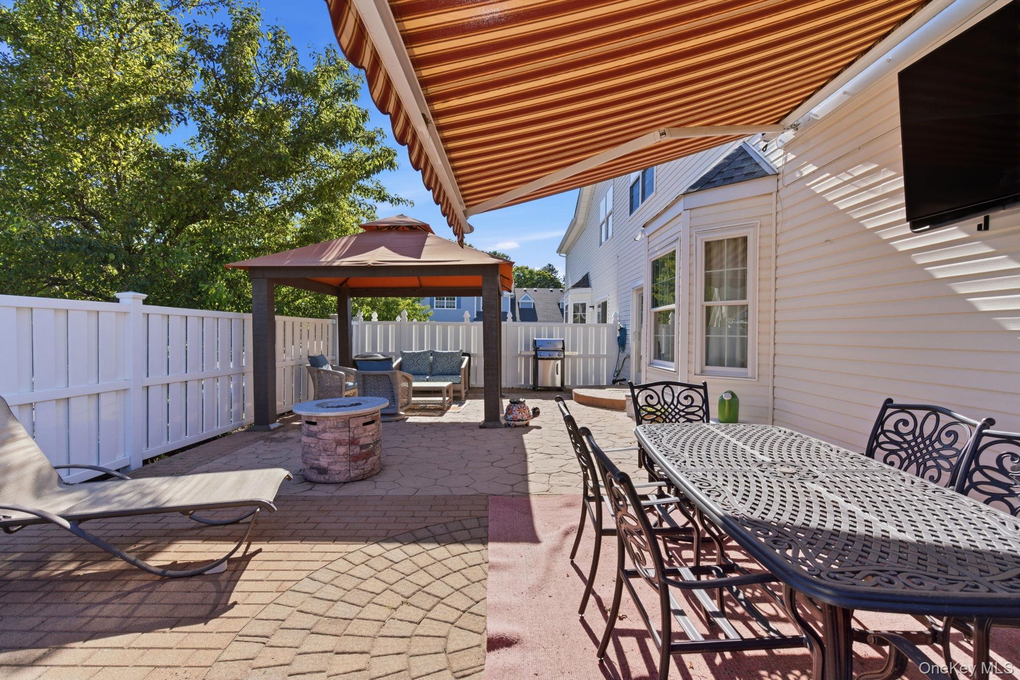 1 Robert Lane Property Photo 22