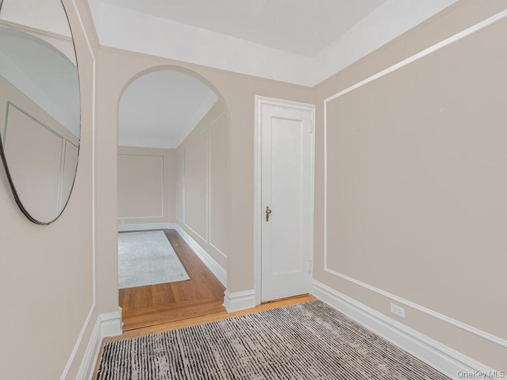 1440 Midland Avenue 5a Property Photo 2