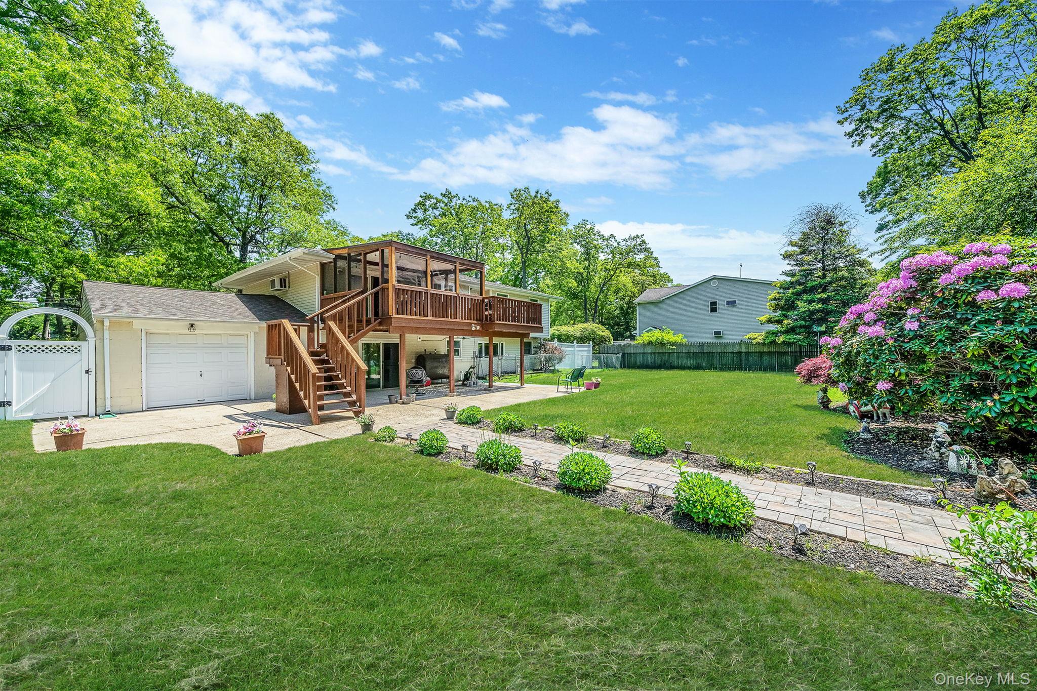 118 Ledgewood Drive Property Photo 4