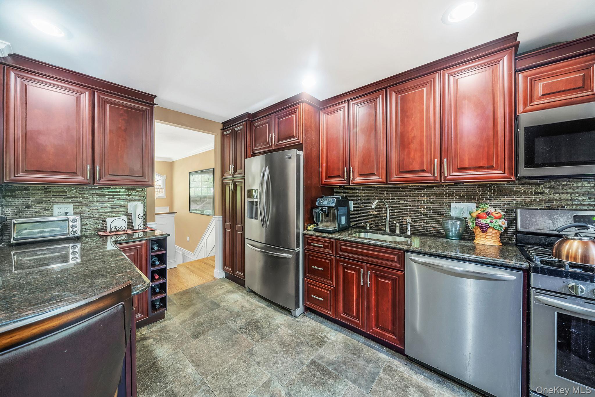 118 Ledgewood Drive Property Photo 22
