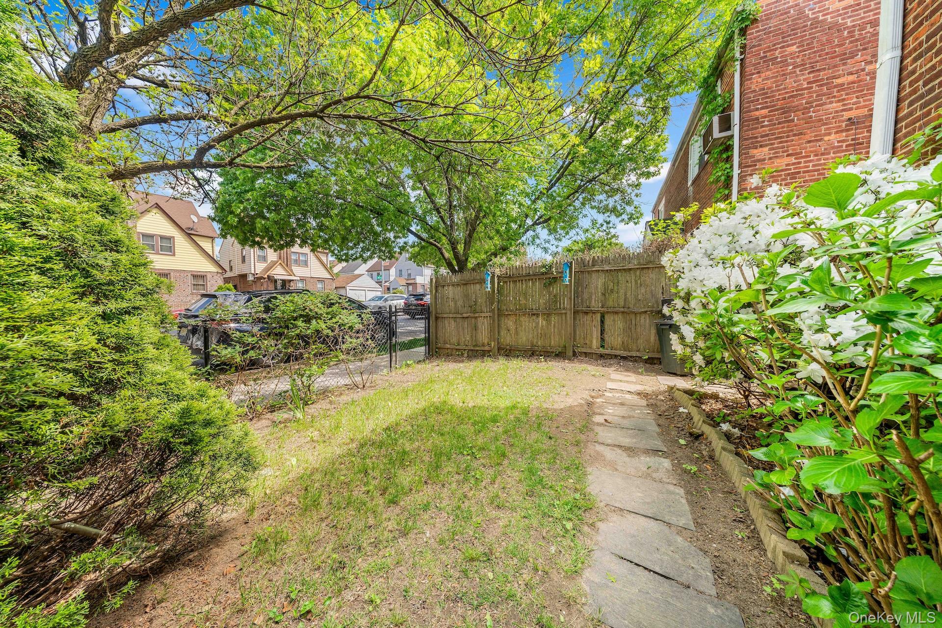 8318 164 Street Property Photo 2