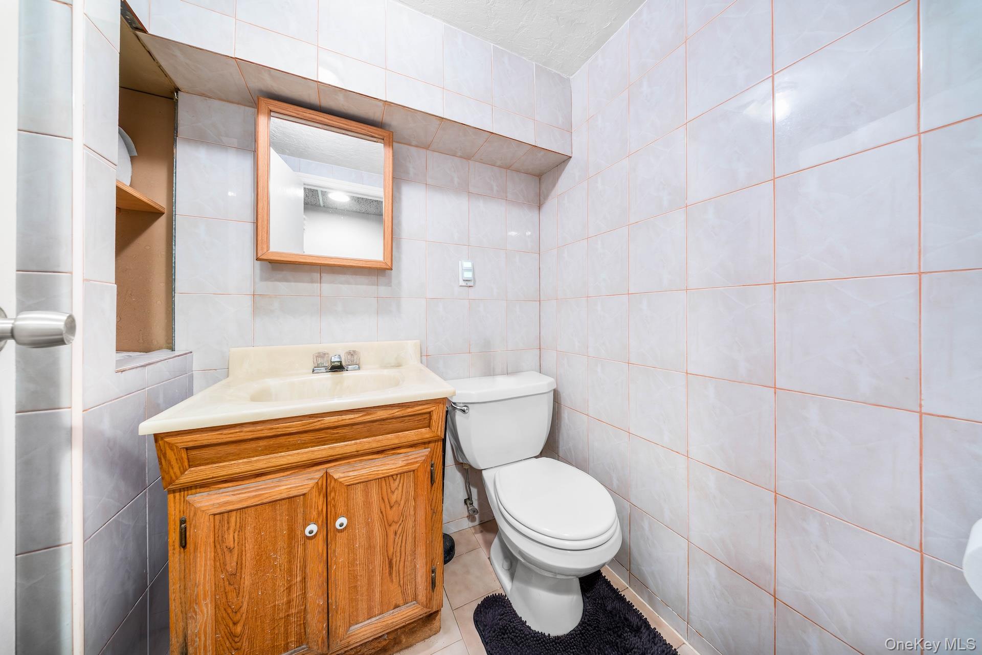 8318 164 Street Property Photo 13