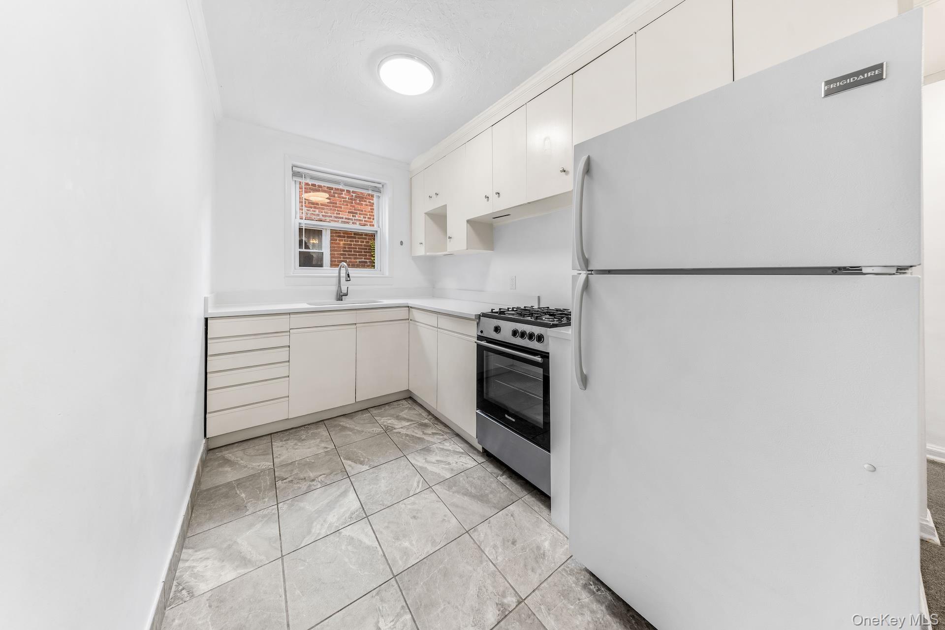 8318 164 Street Property Photo 18