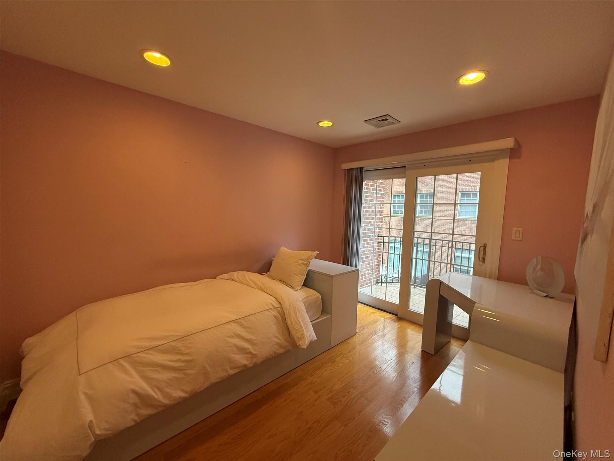 40 Portico Place Property Photo 8