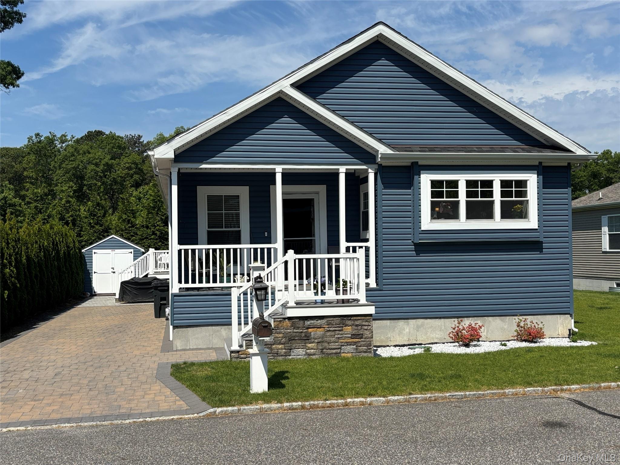 1661 Old Country Road 563