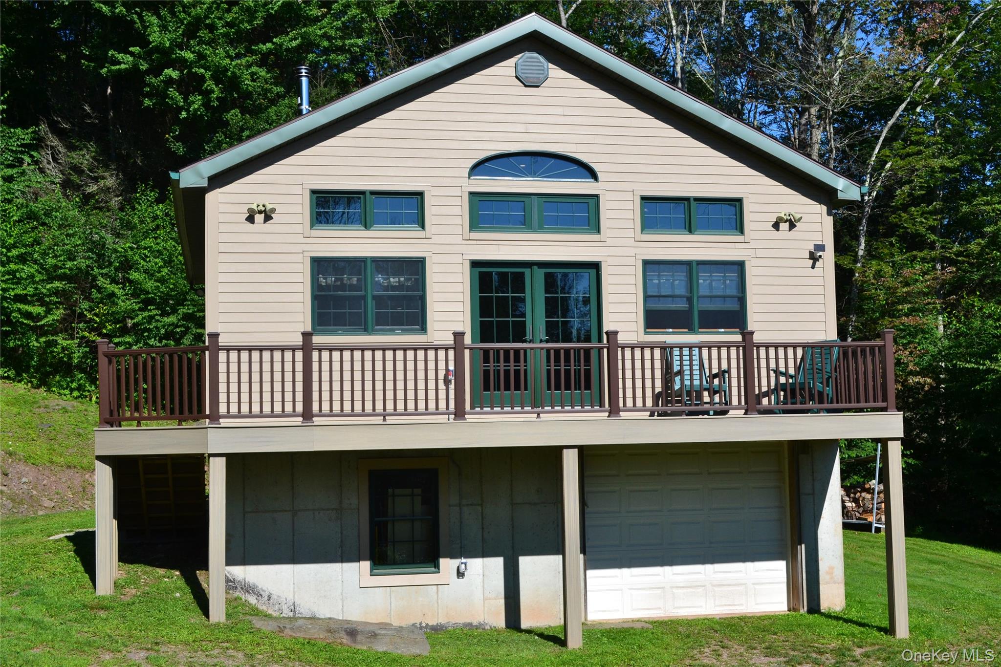 157 Wolfs Lair Property Photo 1