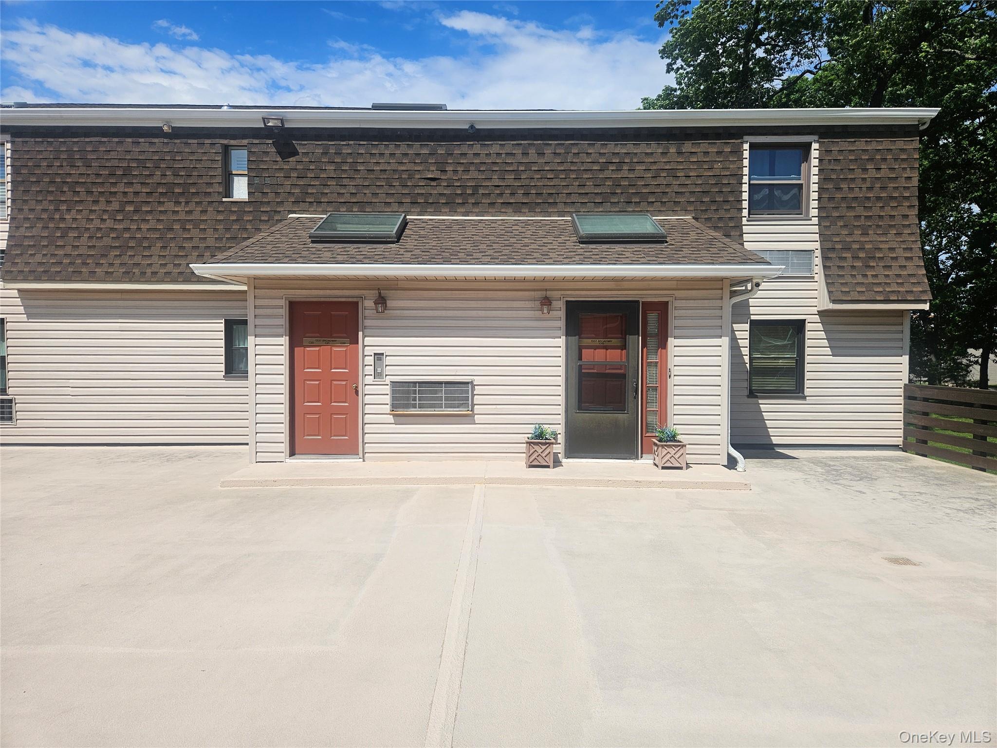1337 Broadway C10 Property Photo 1