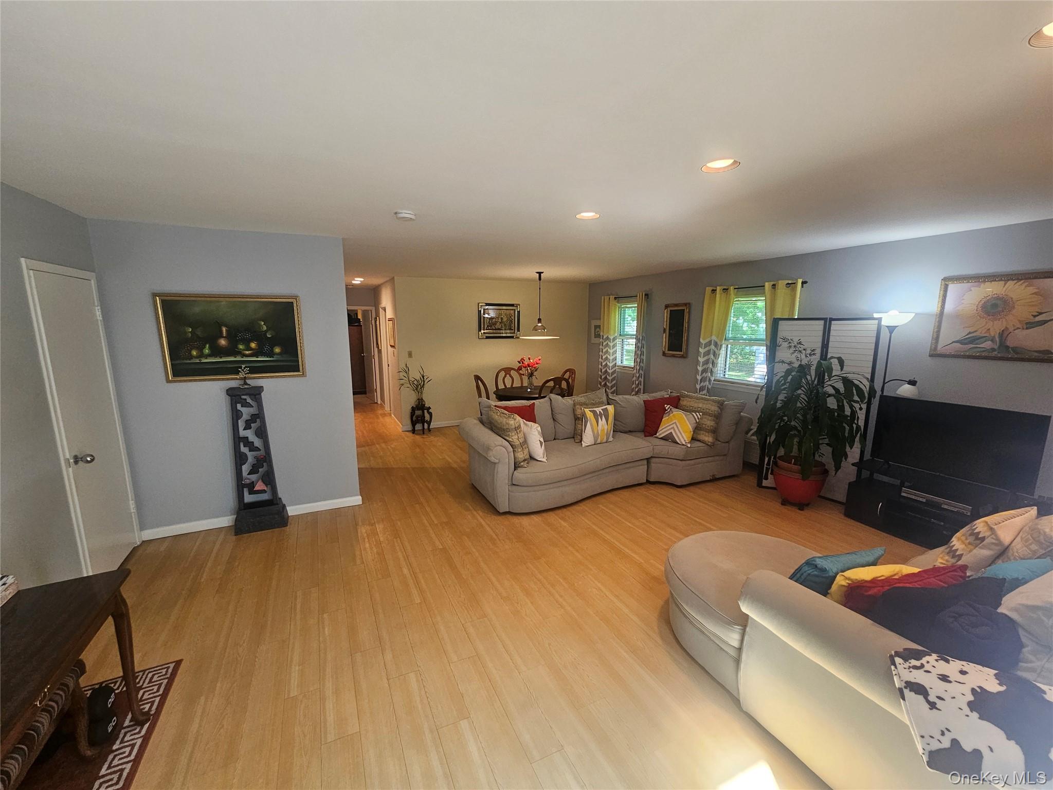 1337 Broadway C10 Property Photo 3