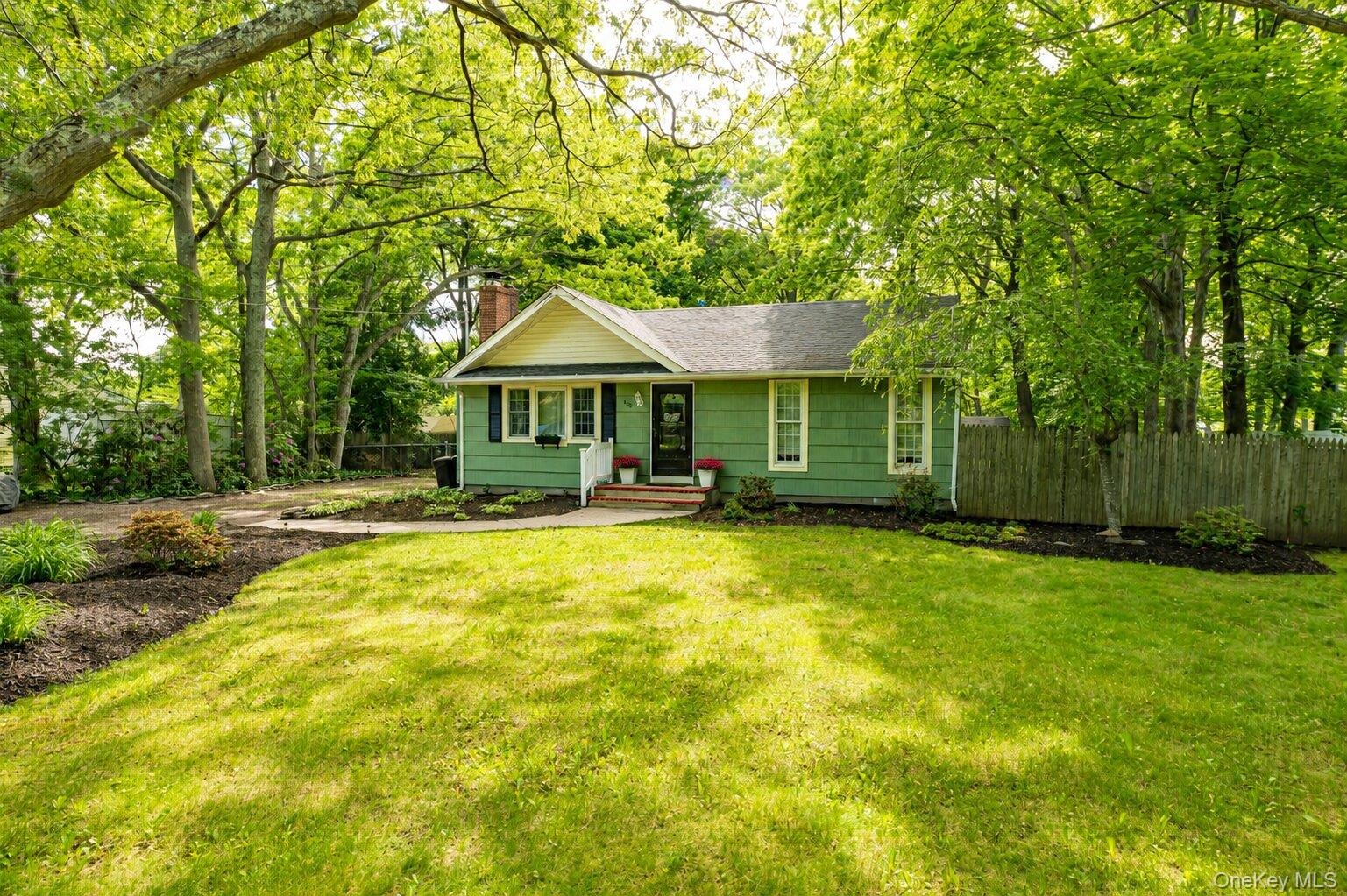 480 Miller Place Road Property Photo 2