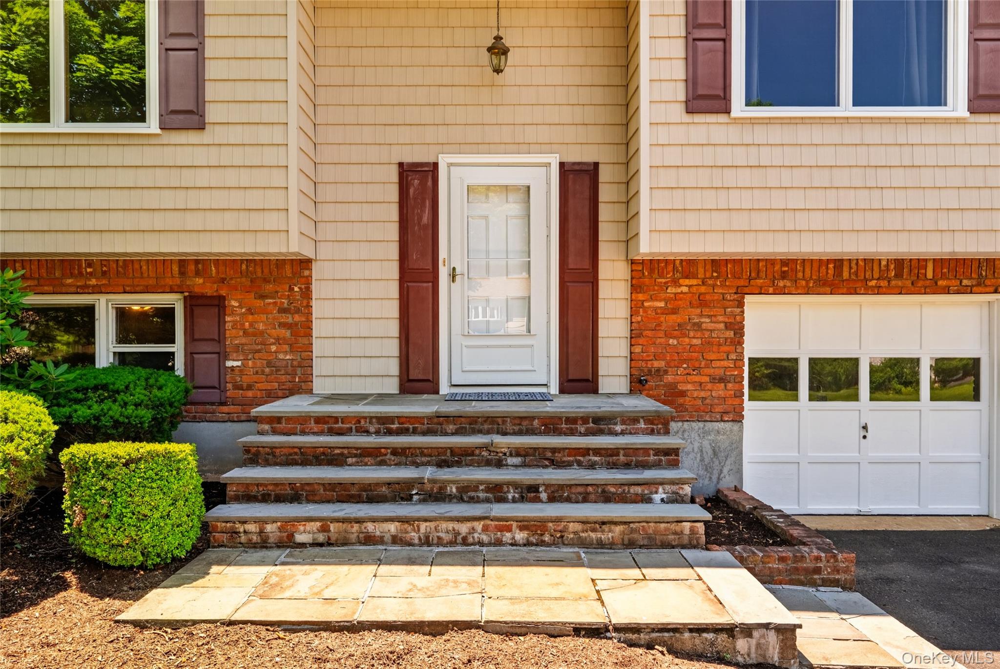 81 Poplar Street Property Photo 3
