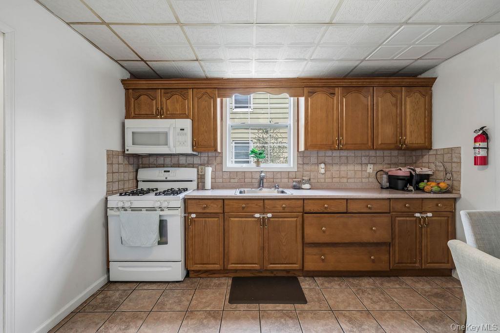 29 Blauvelt Avenue Property Photo 9