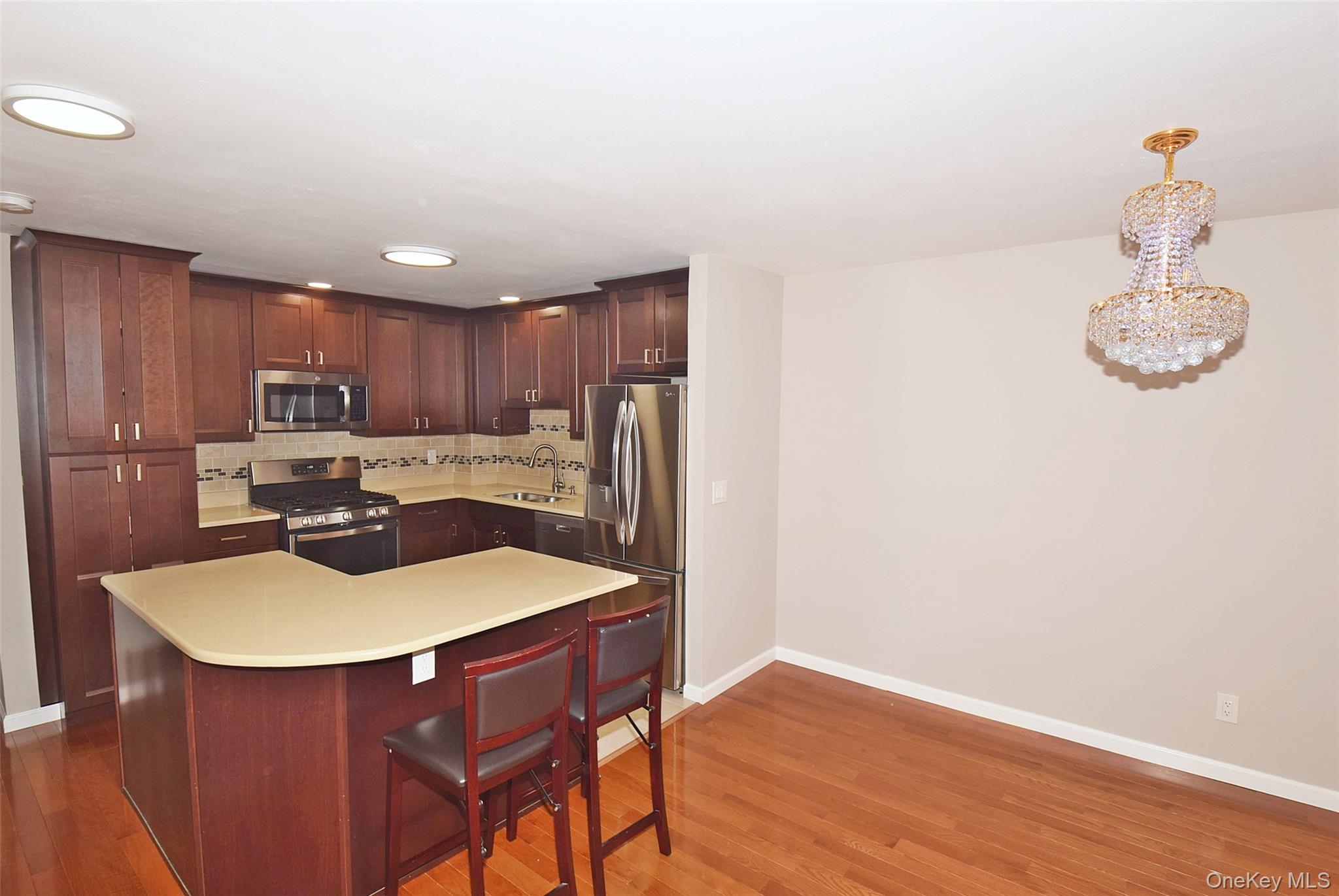 208 -04 Robert Road 189 L Property Photo 5