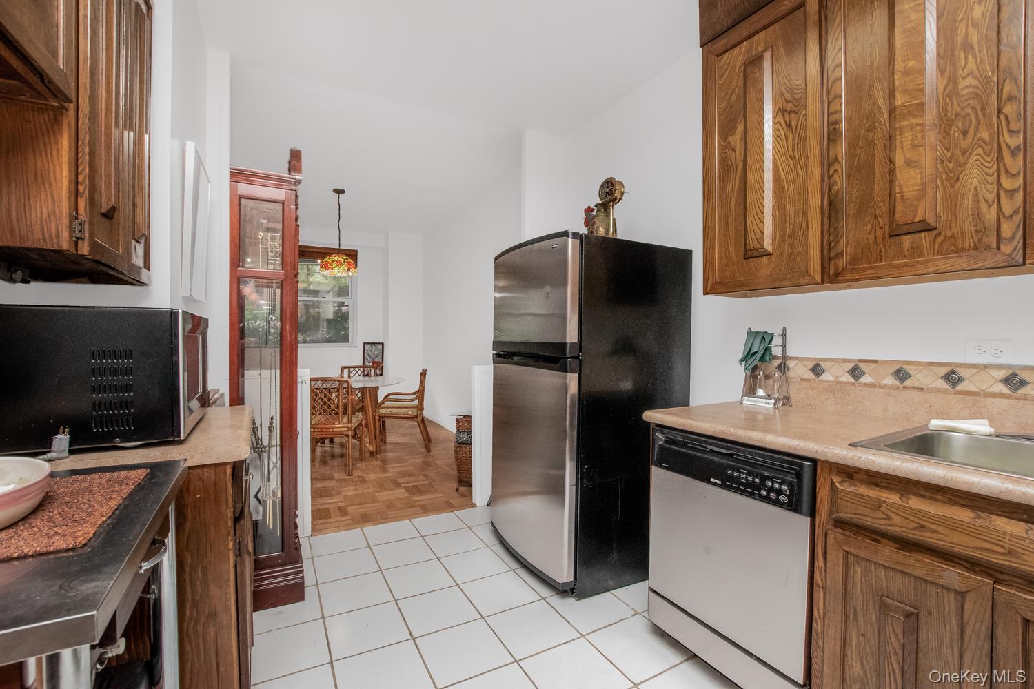 2500 Johnson Avenue 1l Property Photo 3