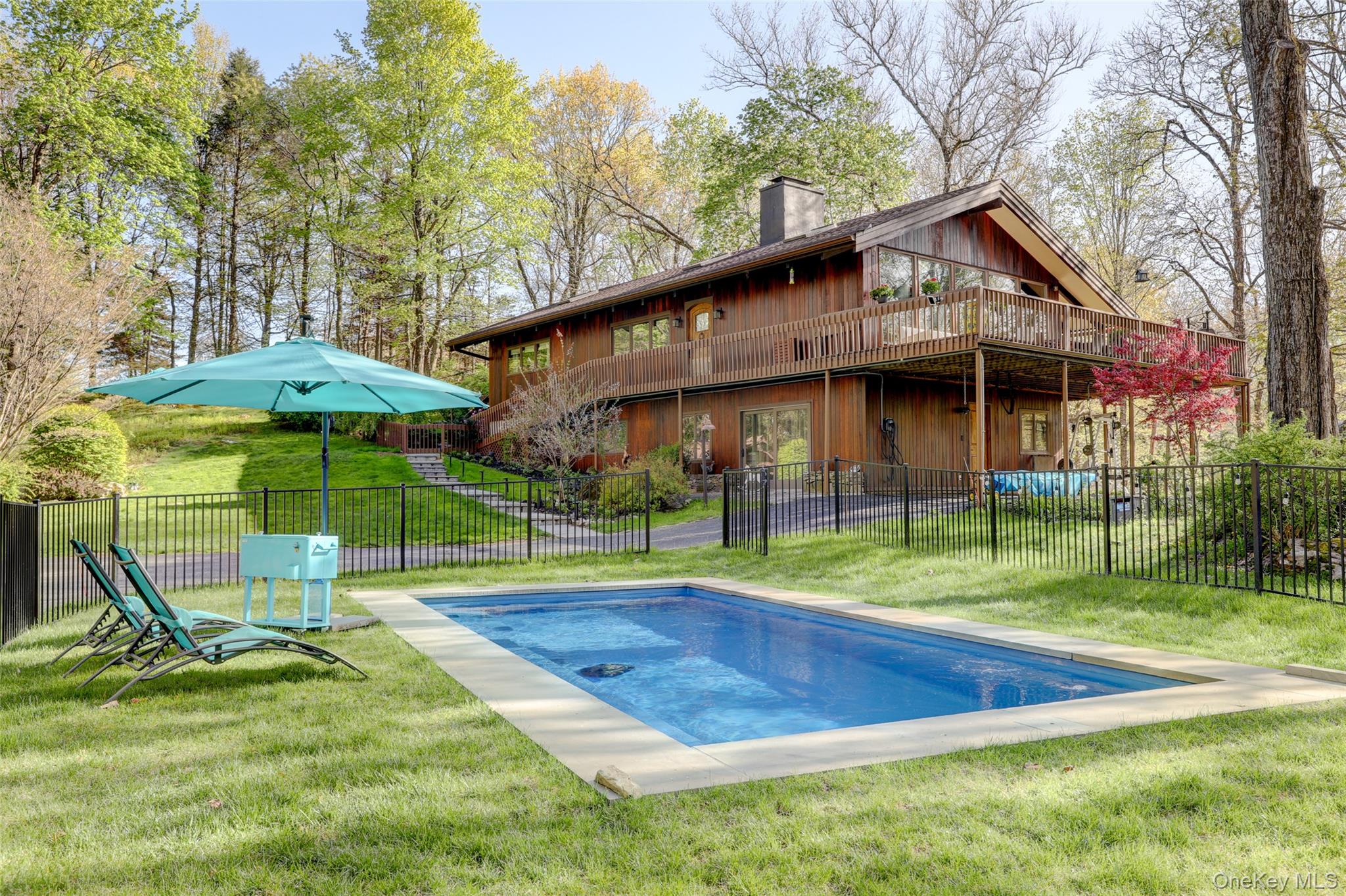 380 Long Ridge Road Property Photo 1