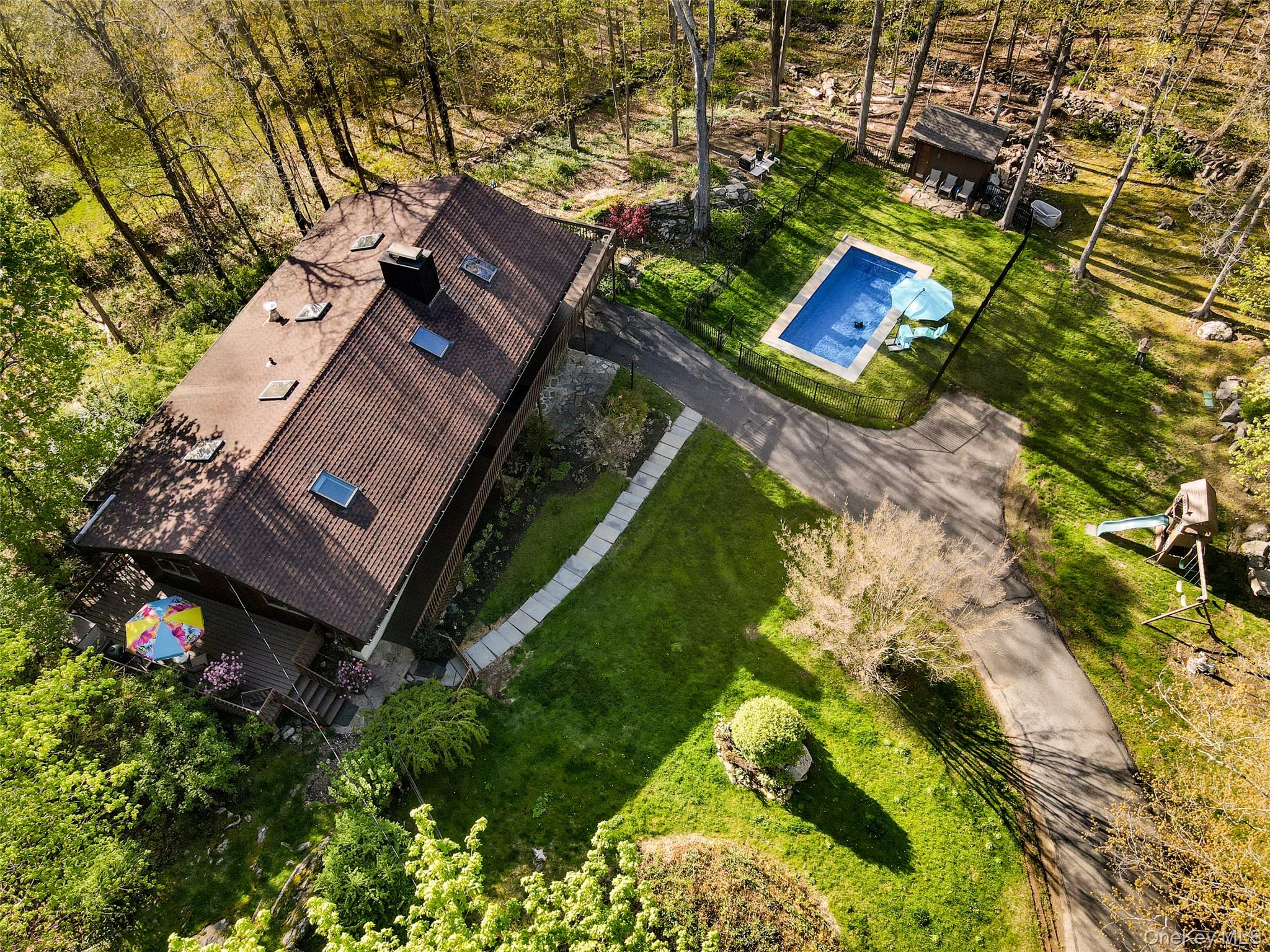 380 Long Ridge Road Property Photo 4