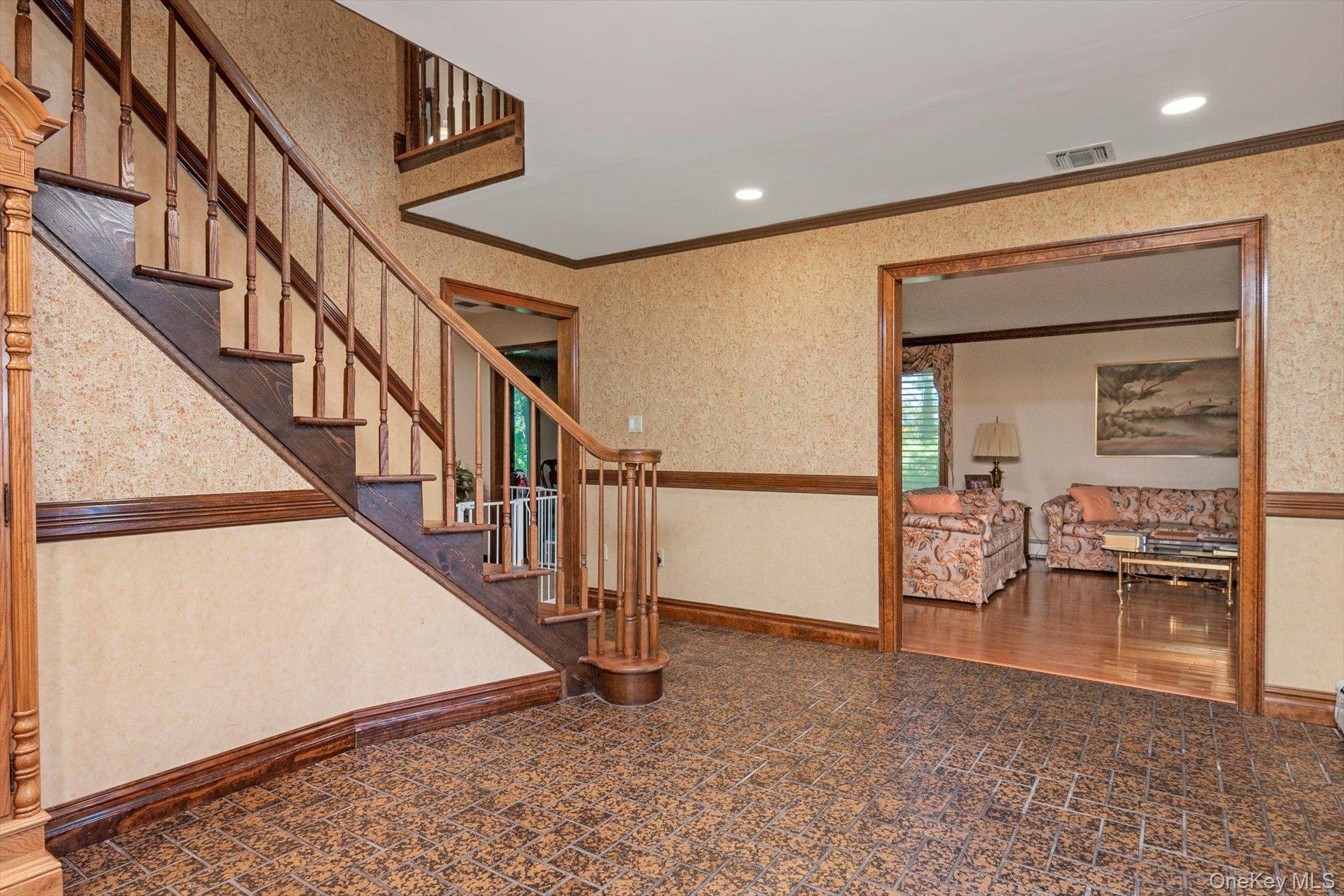 251 Baird Court Property Photo 4