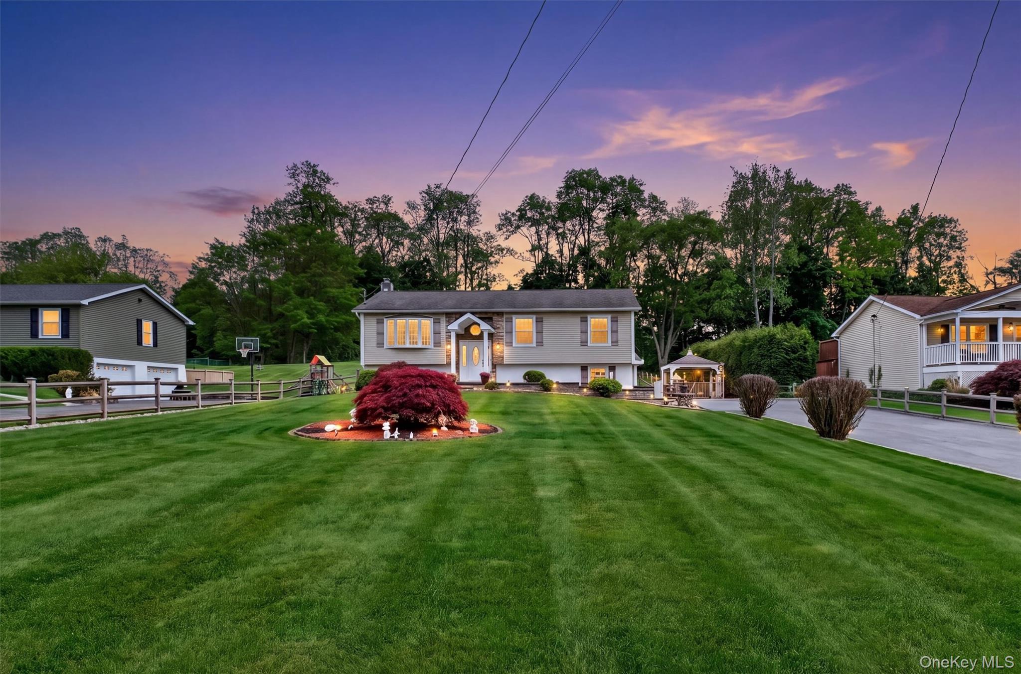 46 Camelot Road Property Photo 1
