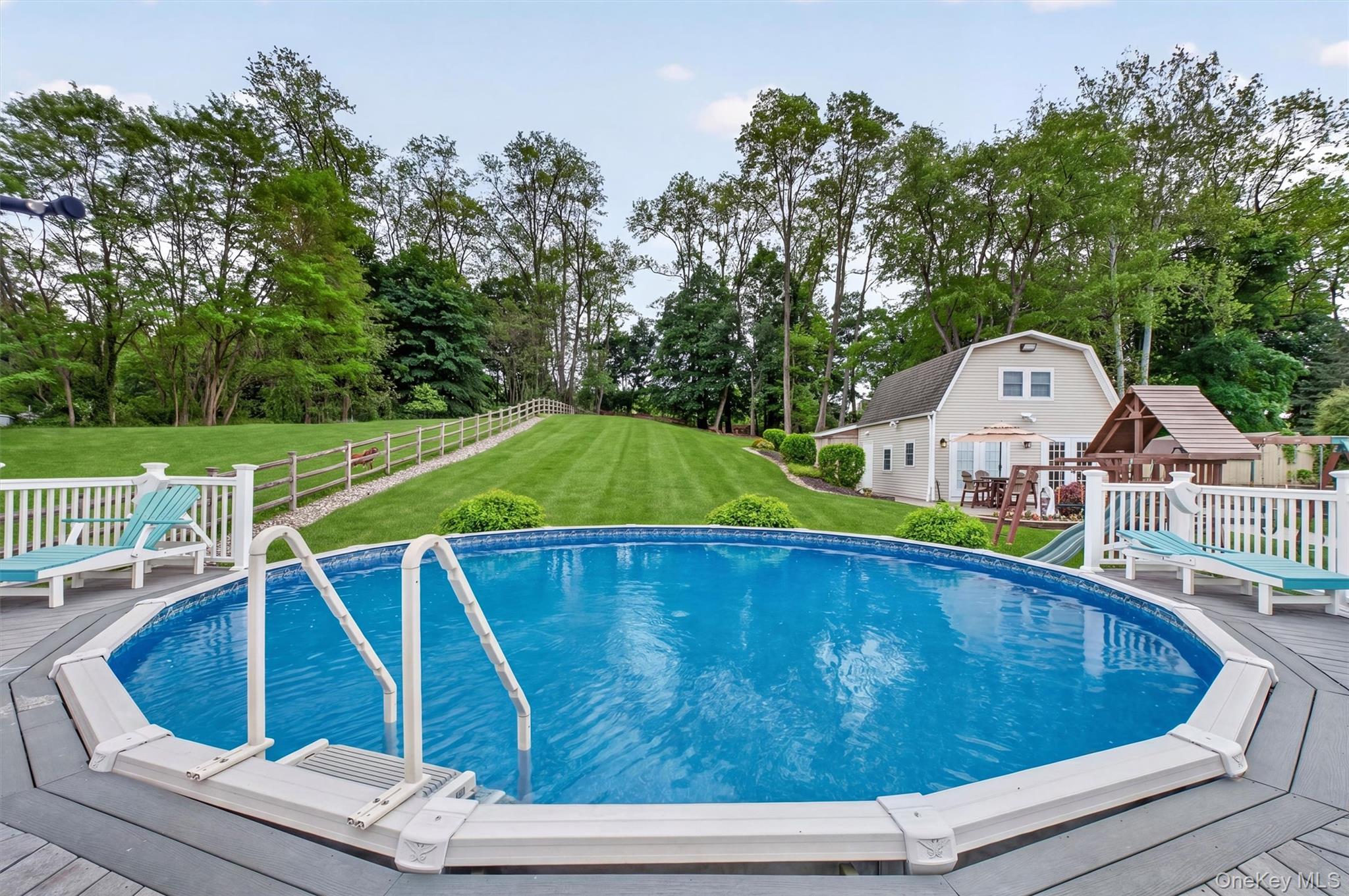 46 Camelot Road Property Photo 36