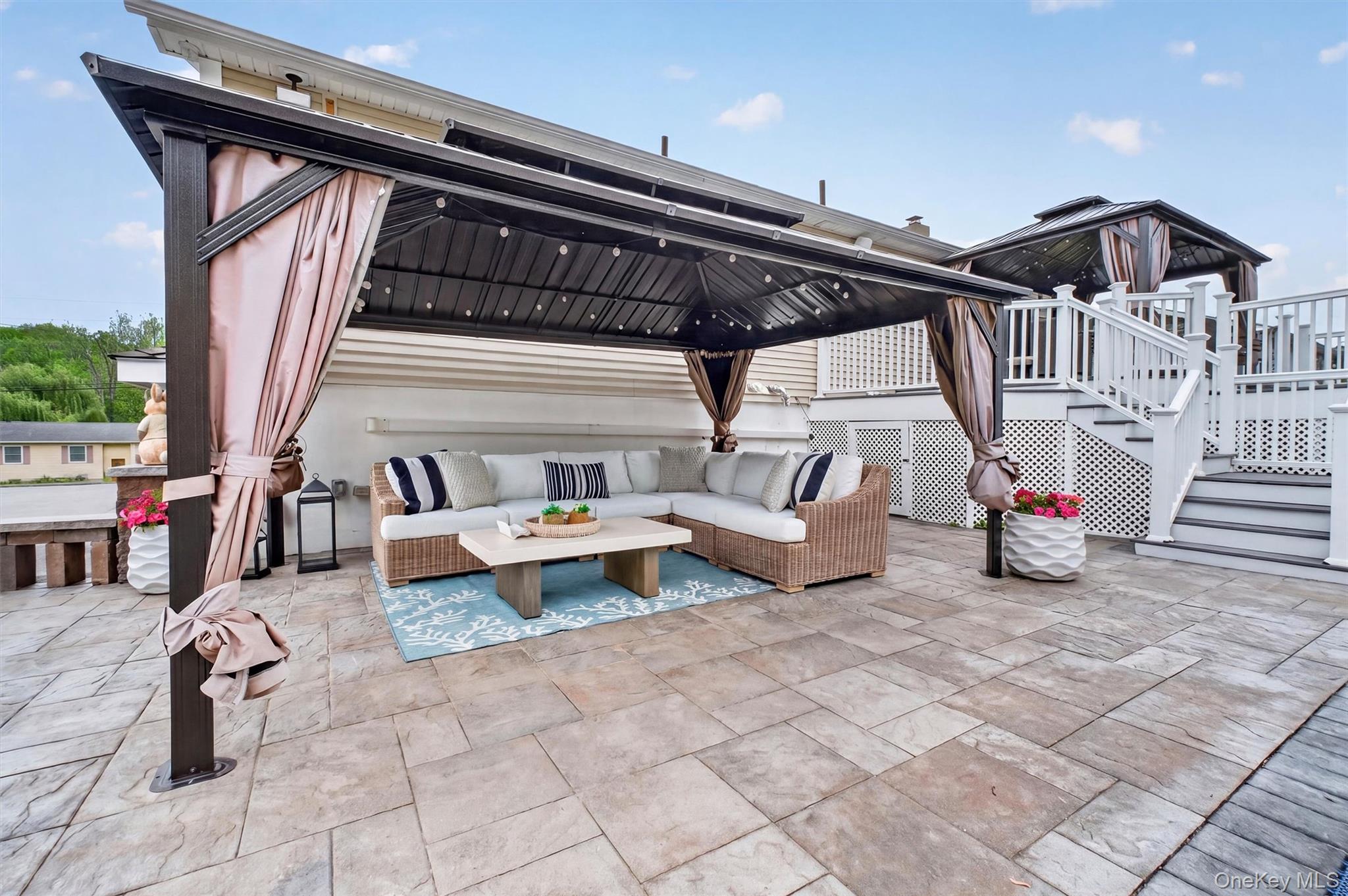 46 Camelot Road Property Photo 39