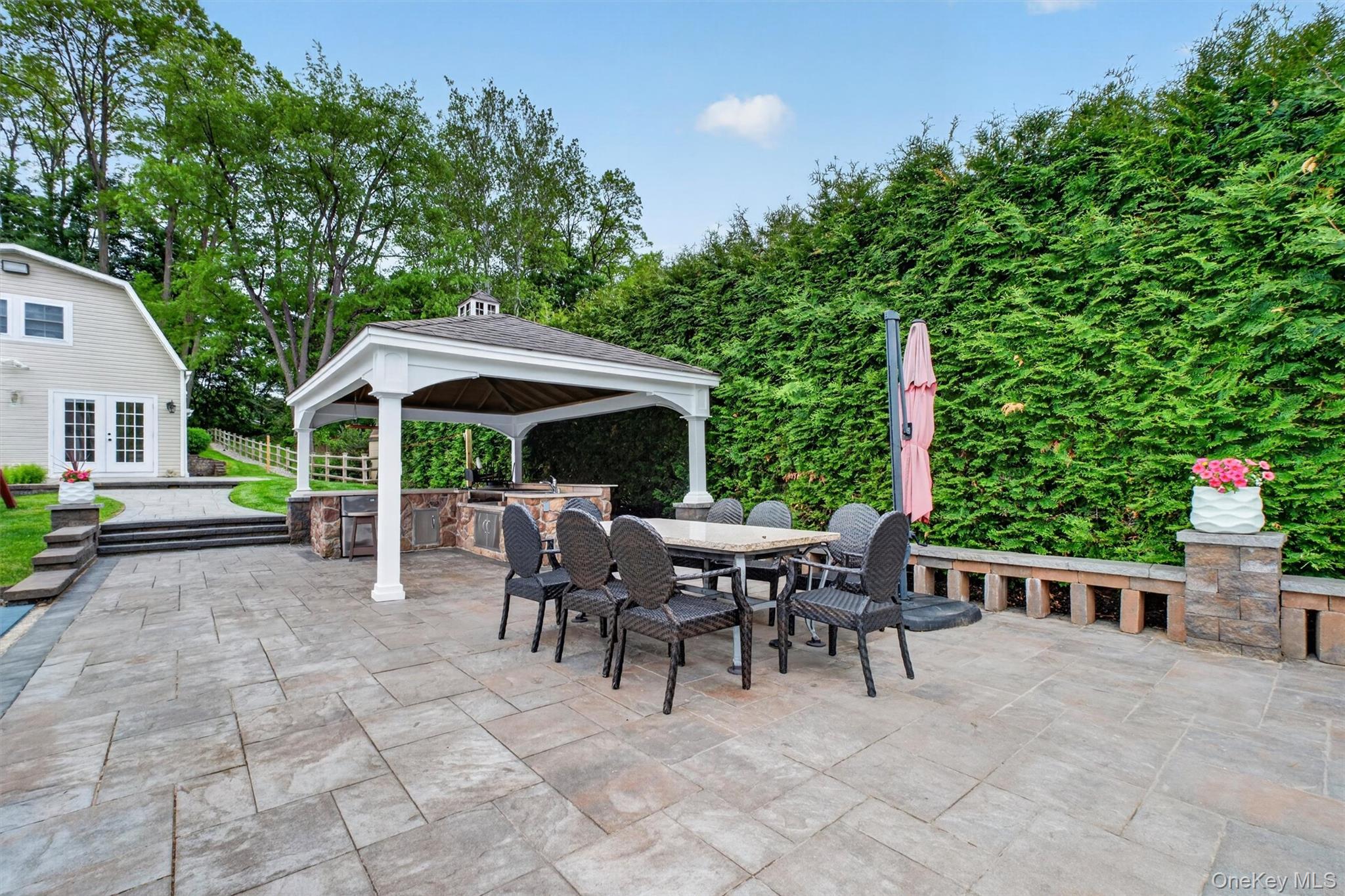 46 Camelot Road Property Photo 42