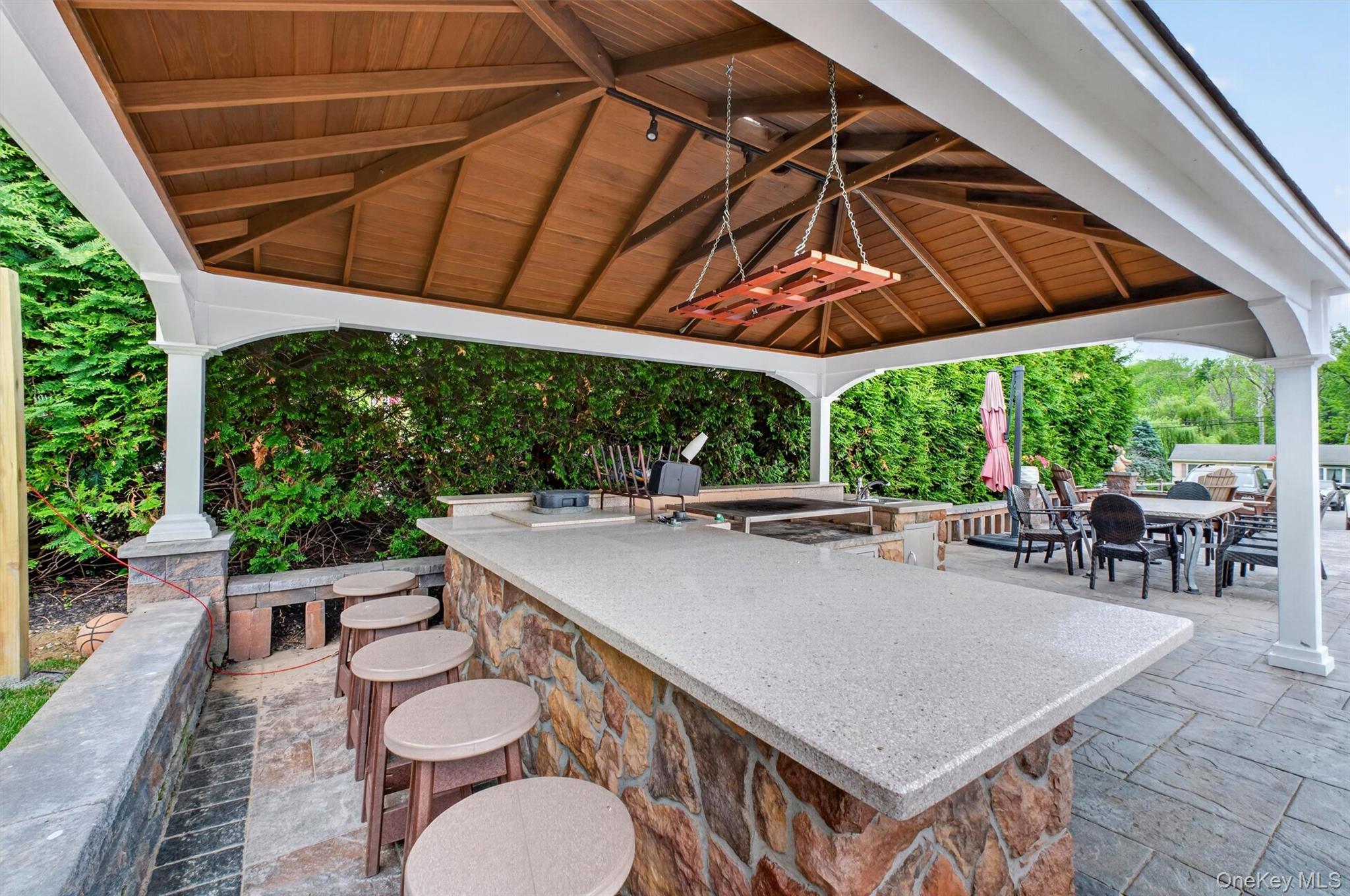 46 Camelot Road Property Photo 44