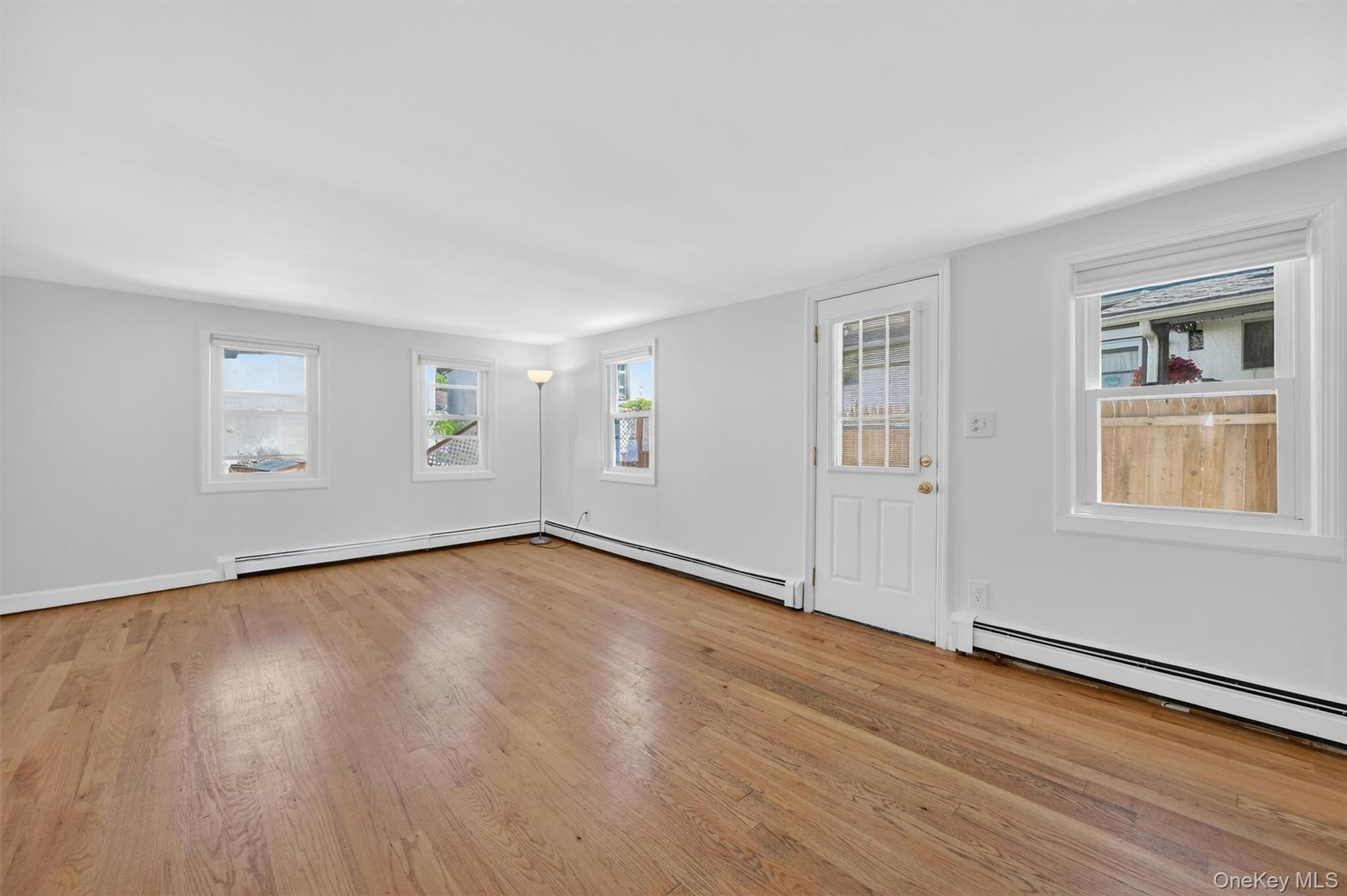 190 1/2 Grand Street Property Photo 5