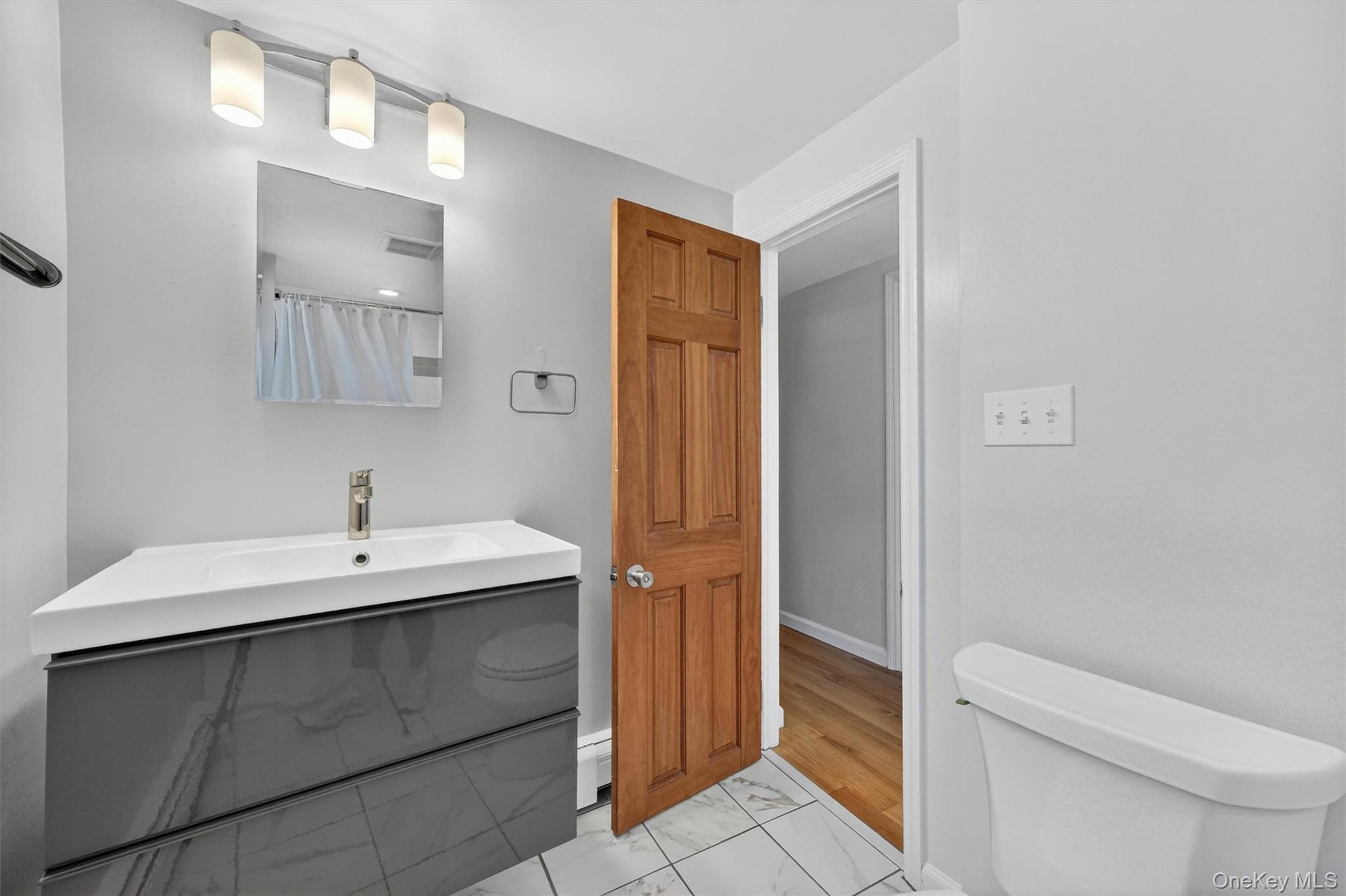 190 1/2 Grand Street Property Photo 15