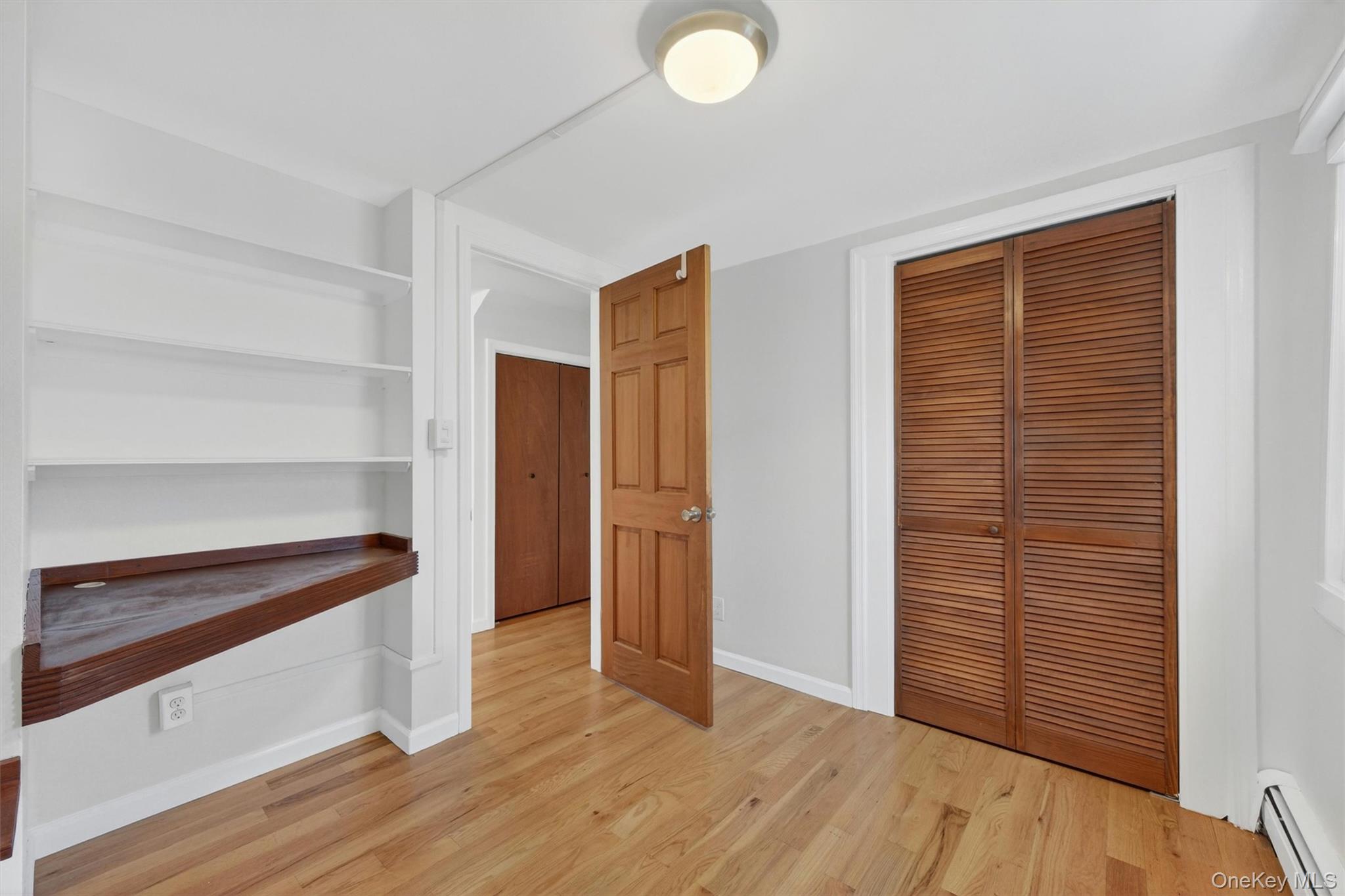 190 1/2 Grand Street Property Photo 18
